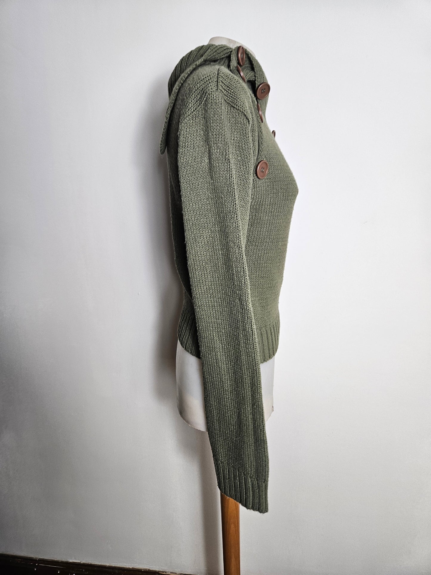 Pull col revers détails boutons