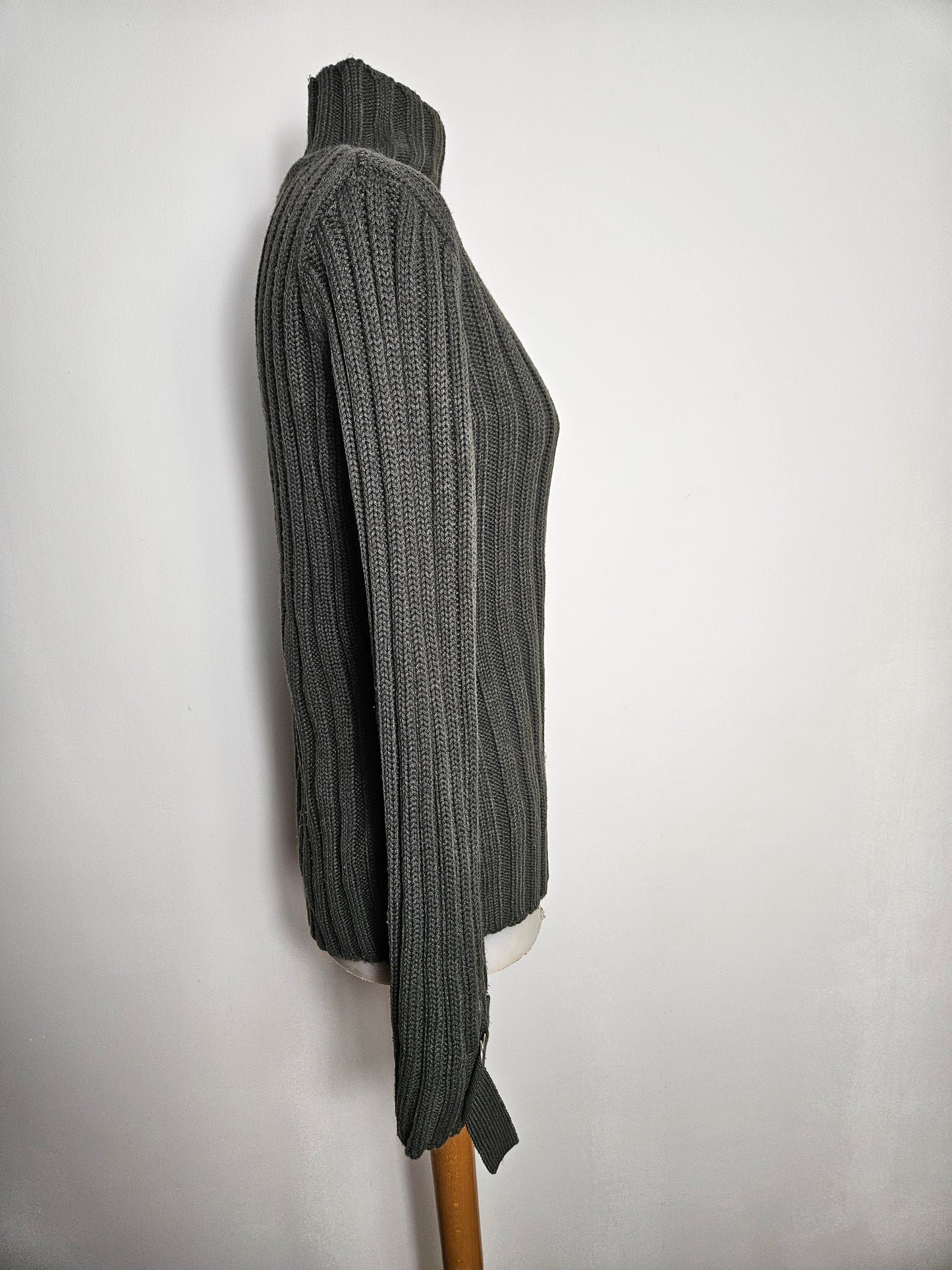 Pull côtelé détails sangles