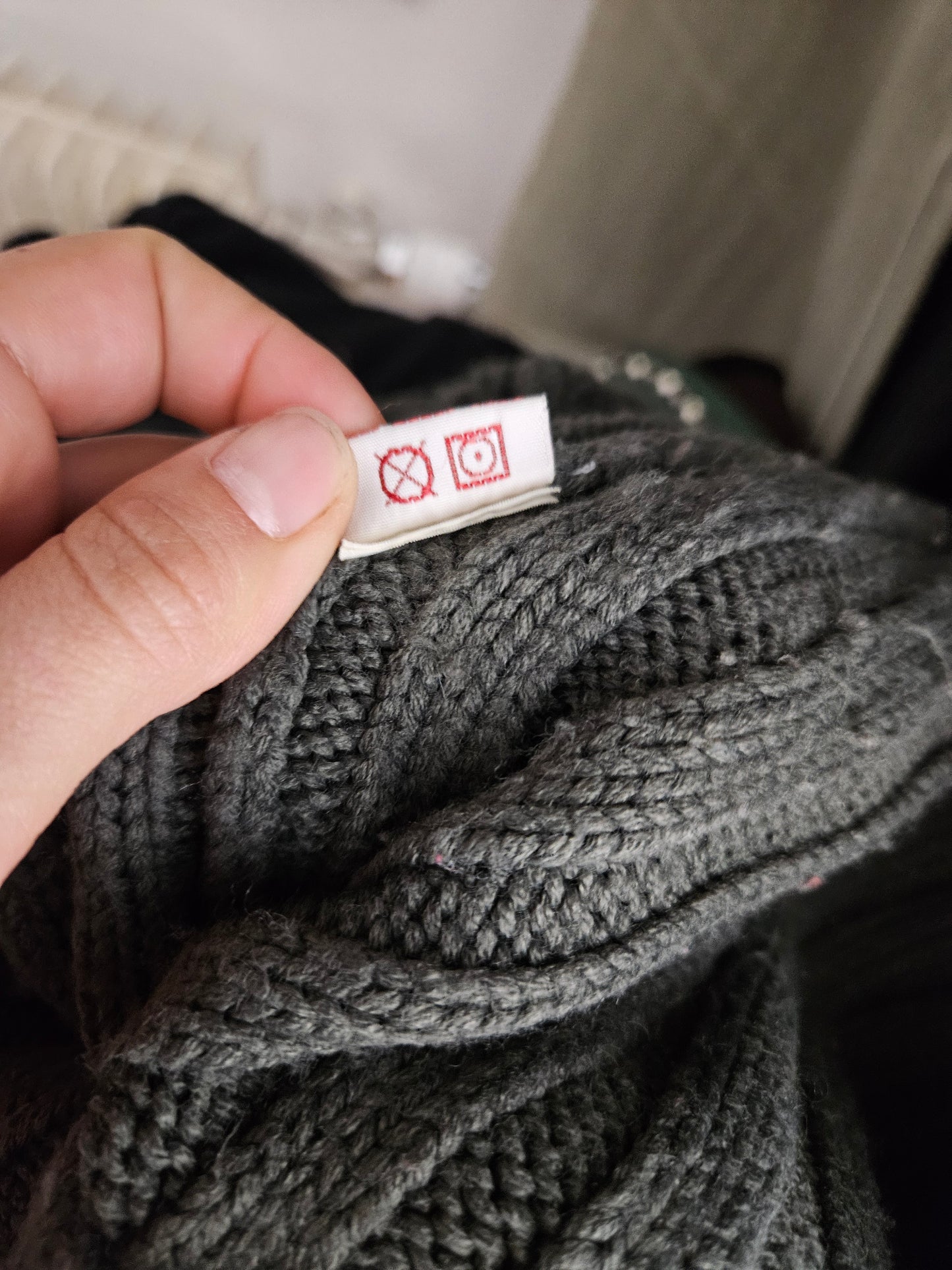 Pull côtelé détails sangles