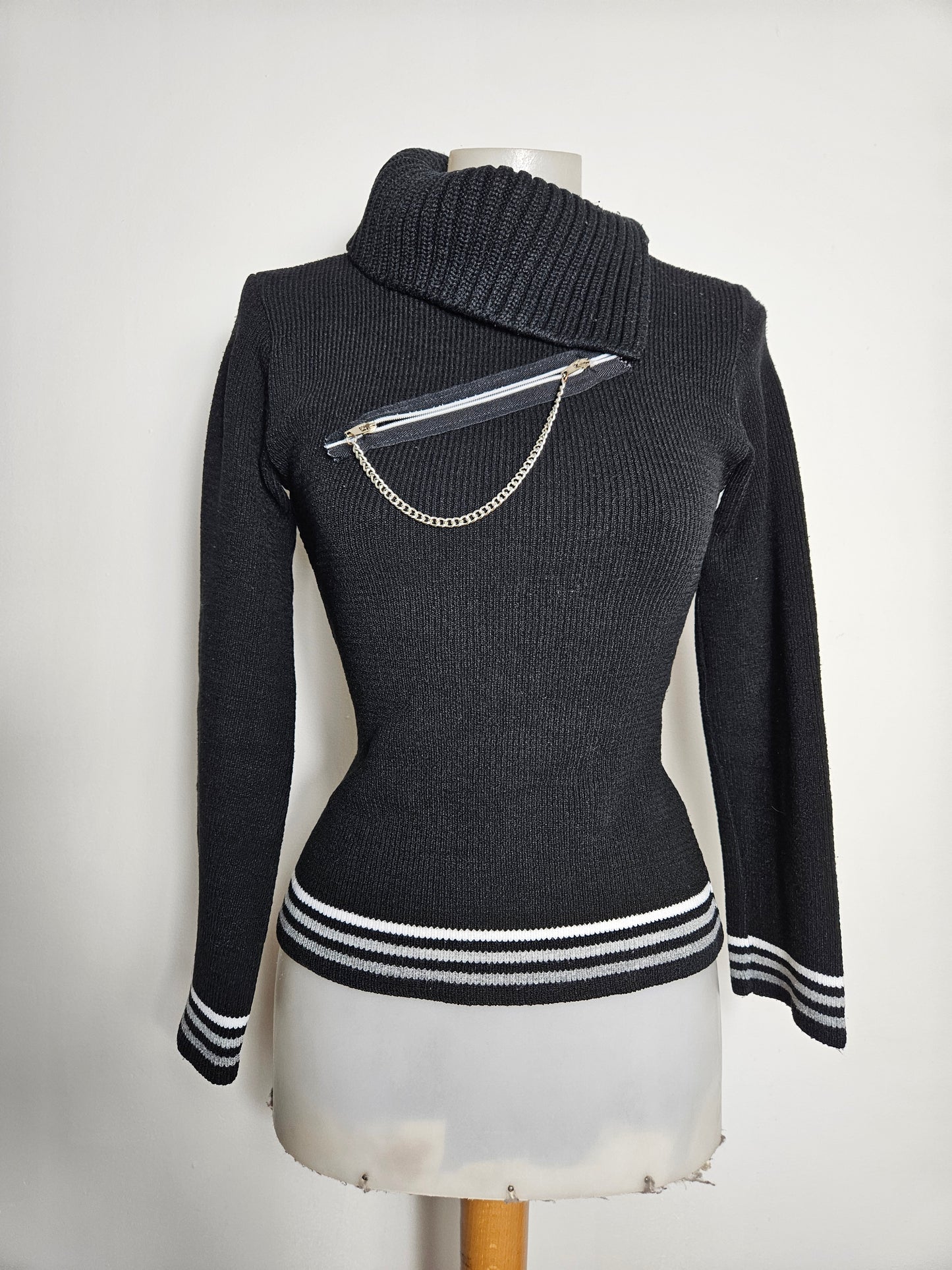 Pull col à revers détails zip