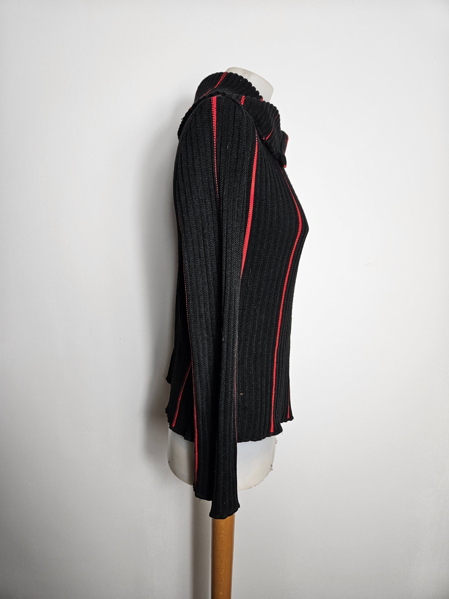 Pull rouge et noir double zip