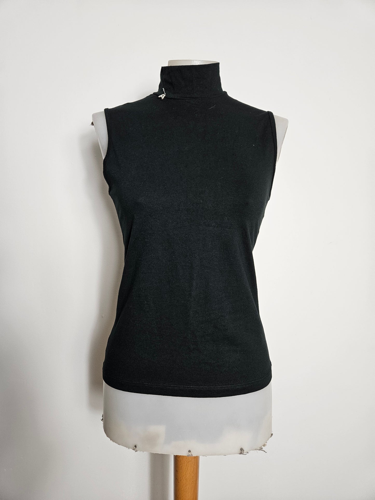 Haut col cheminée détails broche