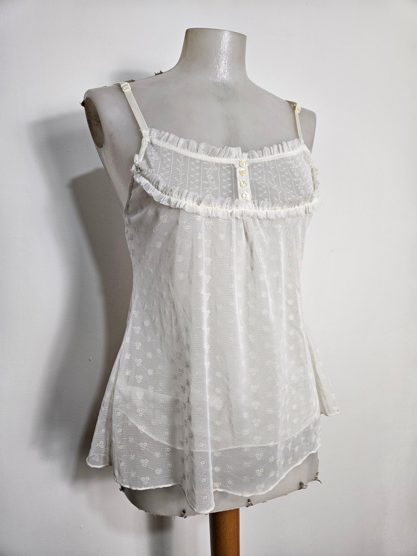 Haut en voile et dentelle