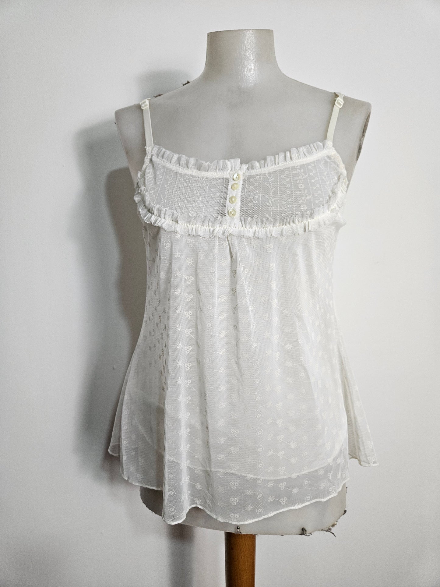 Haut en voile et dentelle