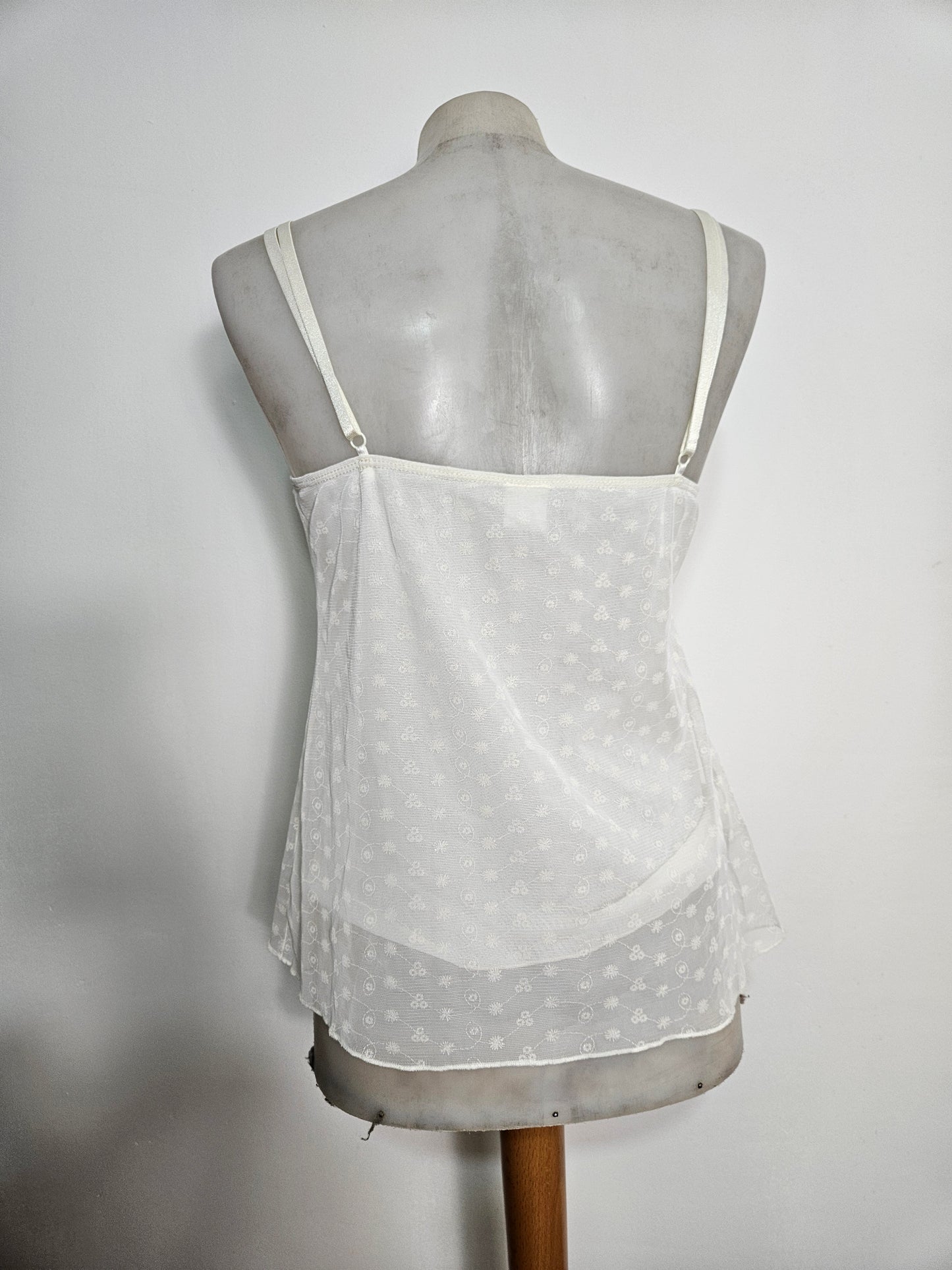 Haut en voile et dentelle