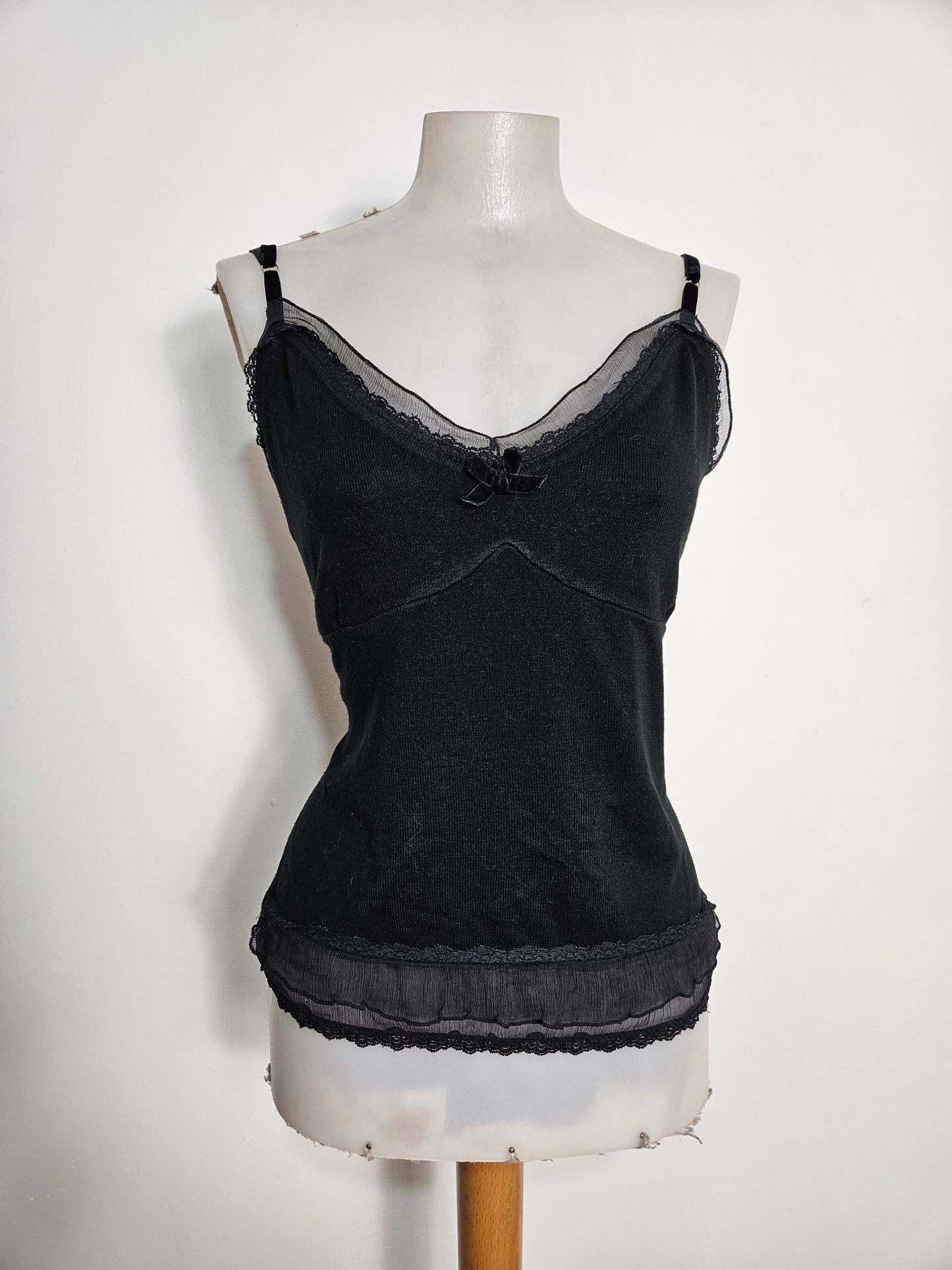 Débardeur noir détails voile et noeud