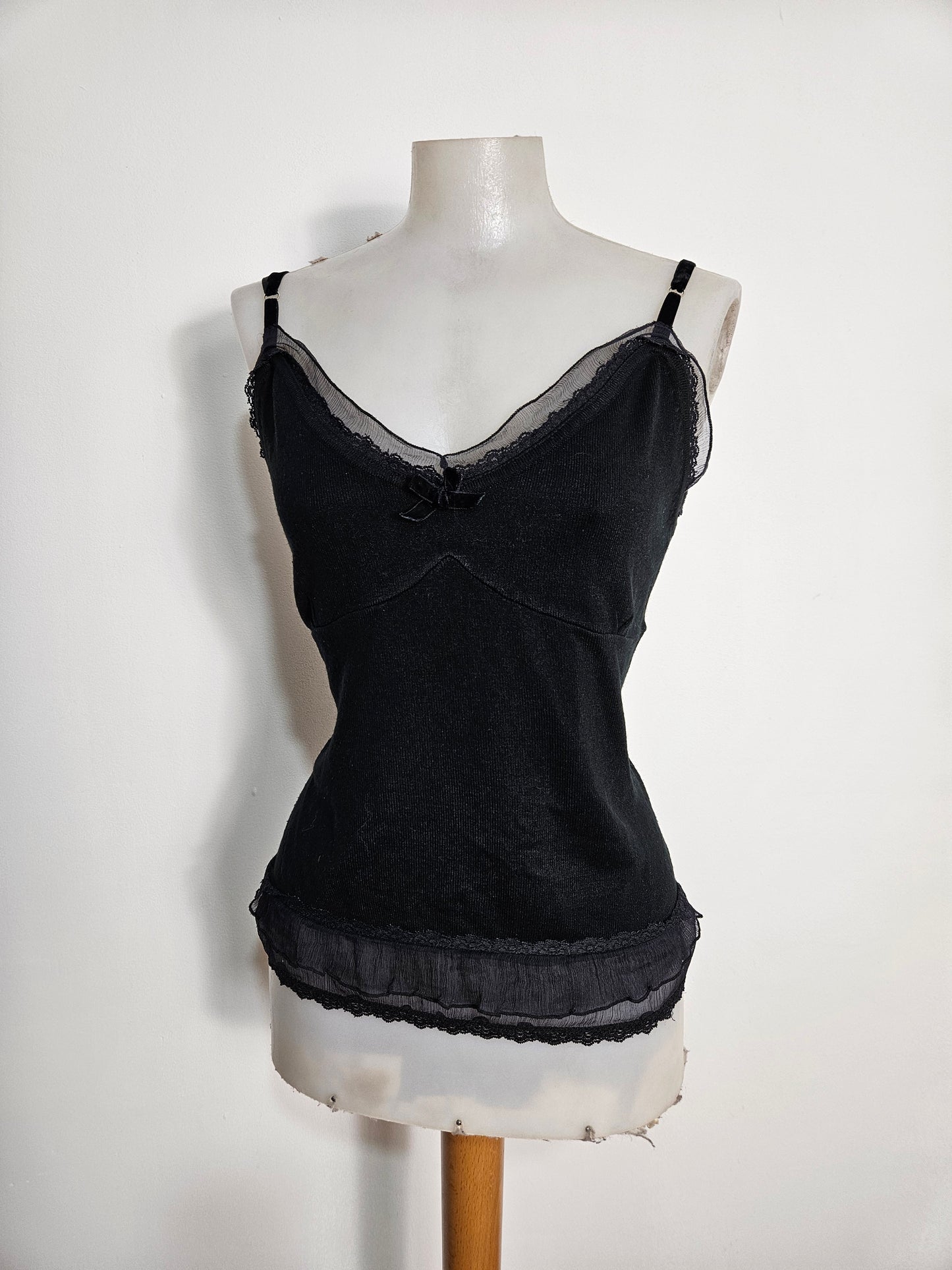 Débardeur noir détails voile et noeud