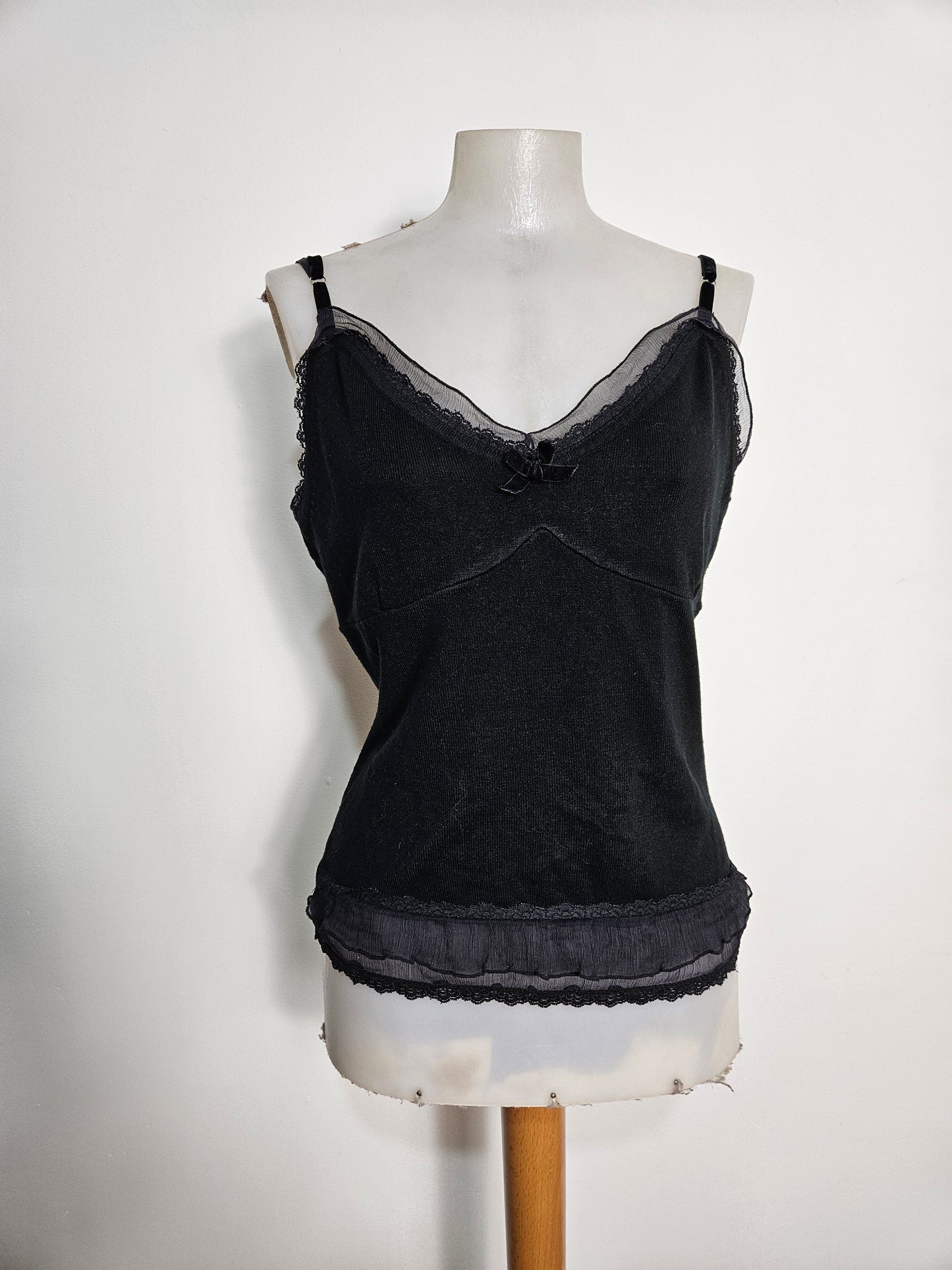 Débardeur noir détails voile et noeud