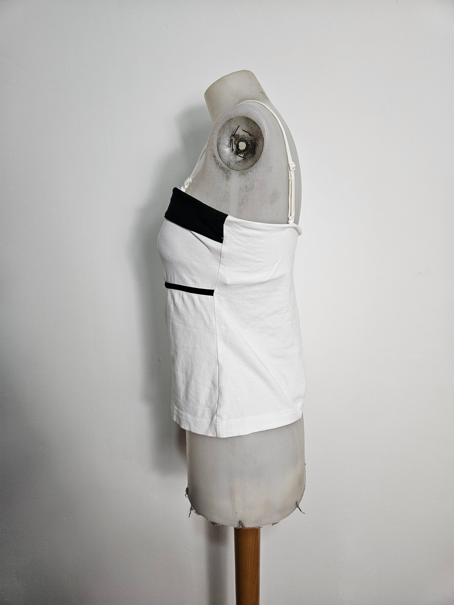 Haut romantique blanc et noir