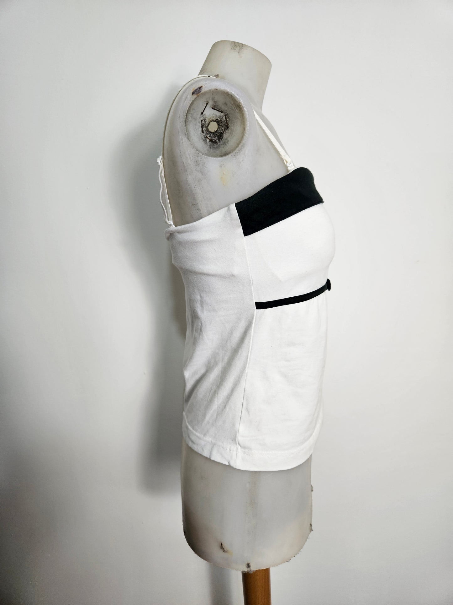 Haut romantique blanc et noir