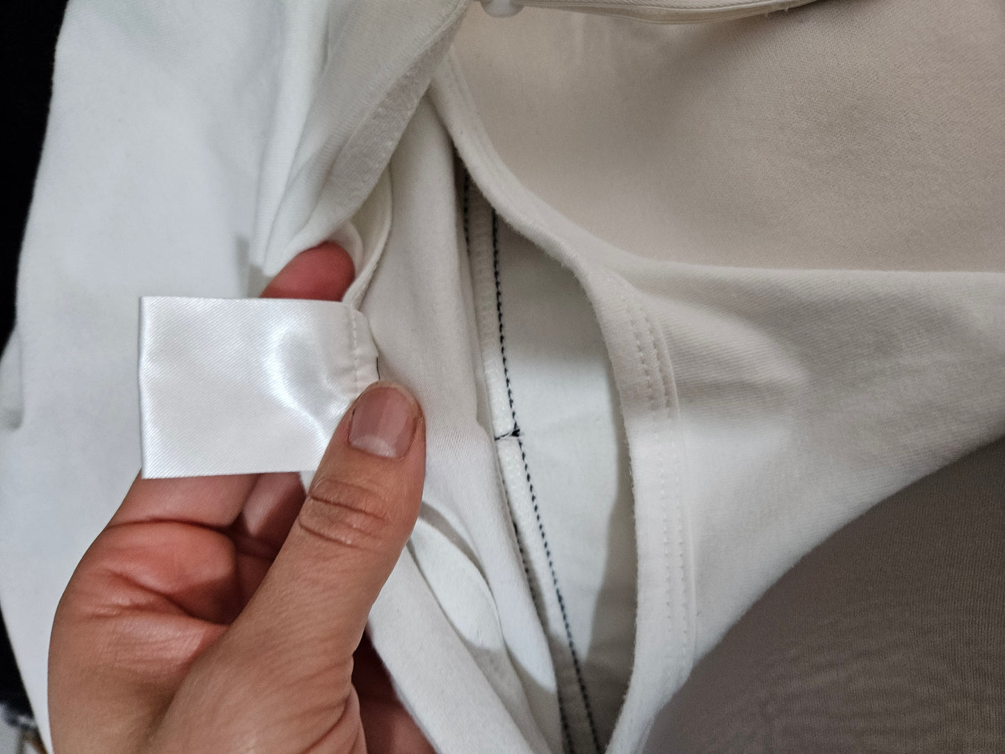 Haut romantique blanc et noir