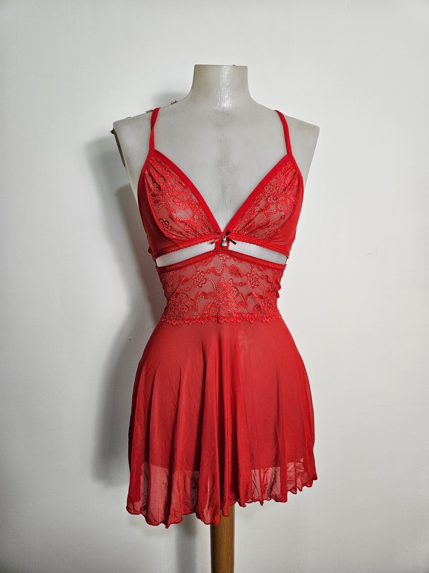 Tunique en voile et dentelle rouge