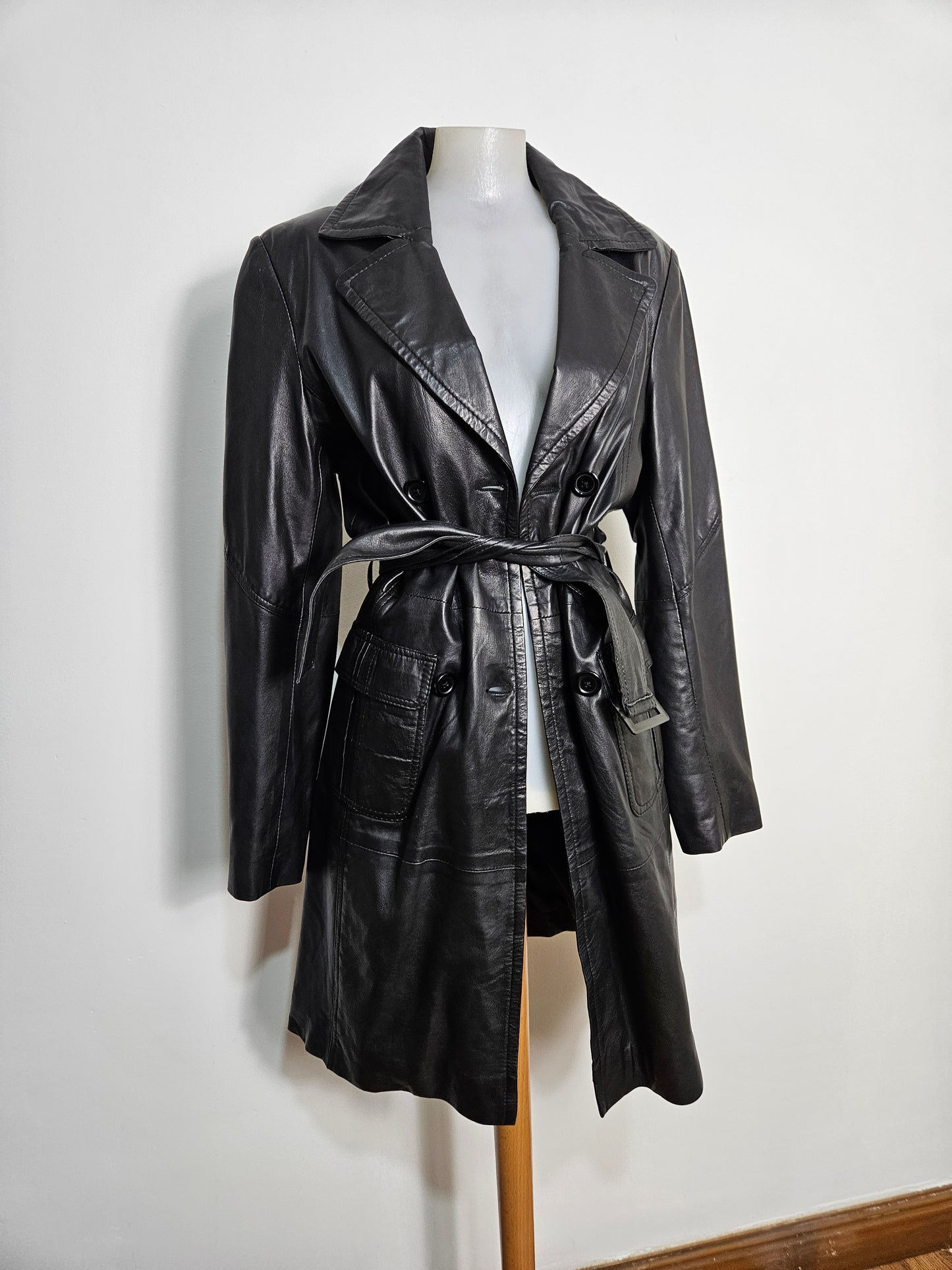 Trench en cuir mi long