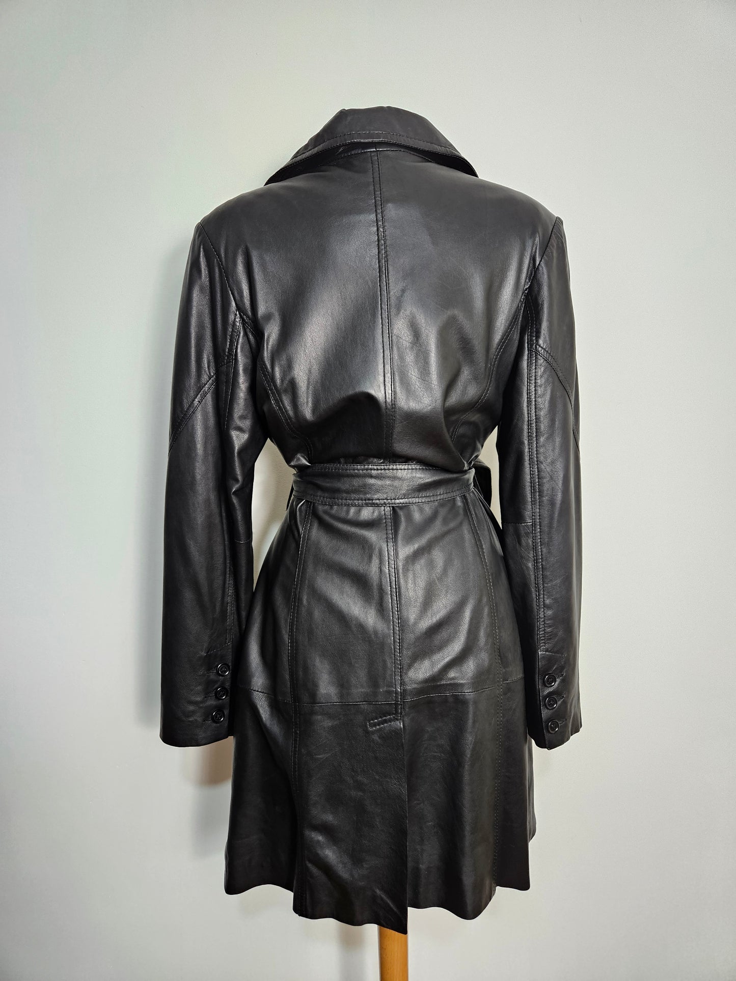 Trench en cuir mi long