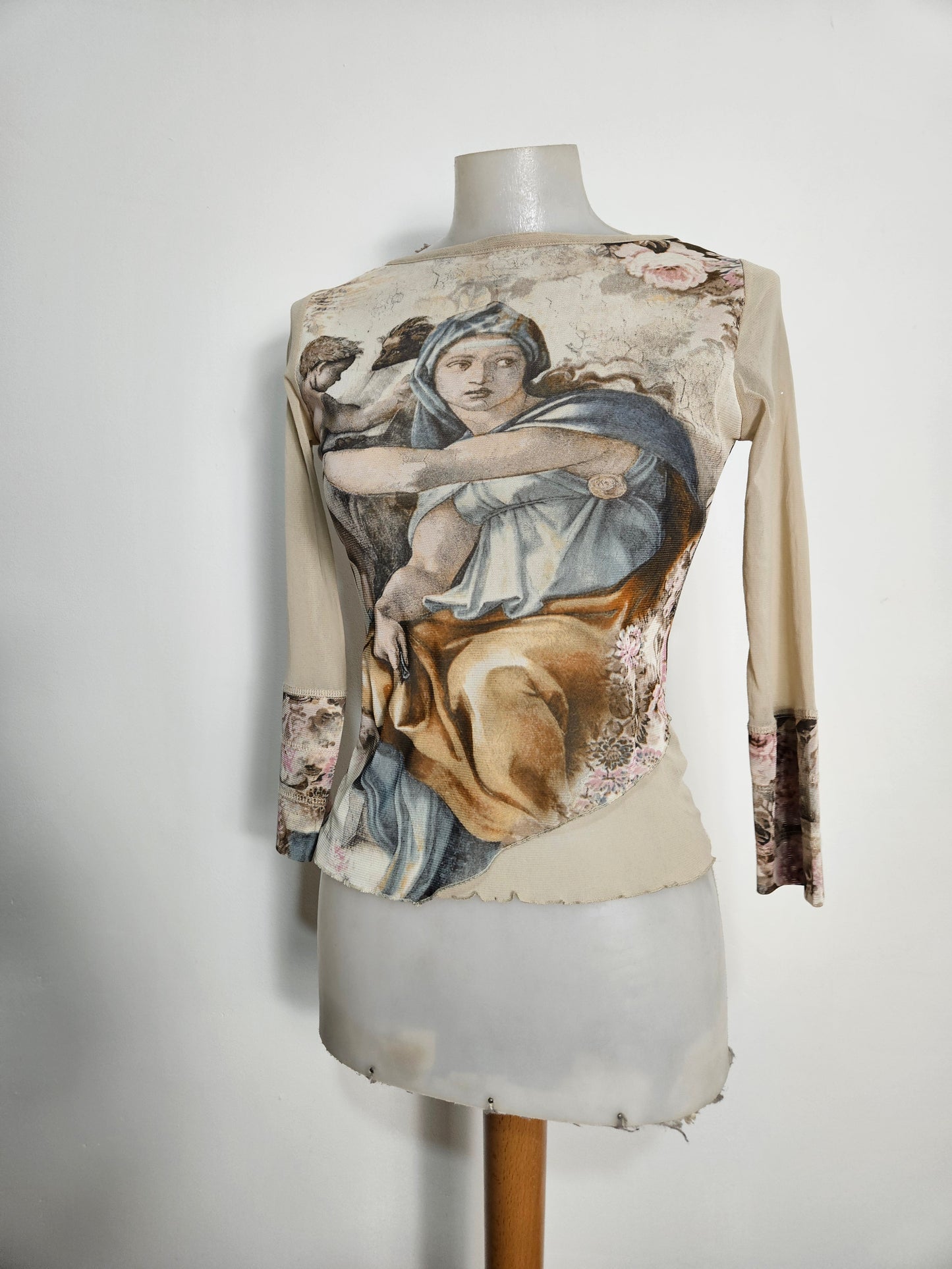 Haut en voile motif renaissance