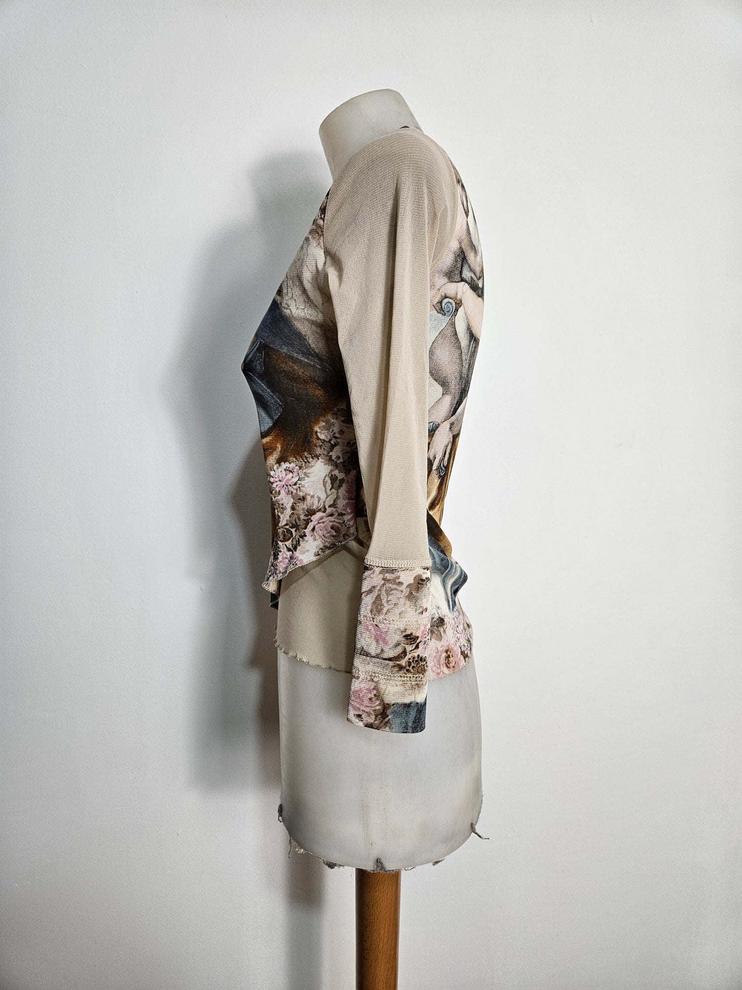 Haut en voile motif renaissance