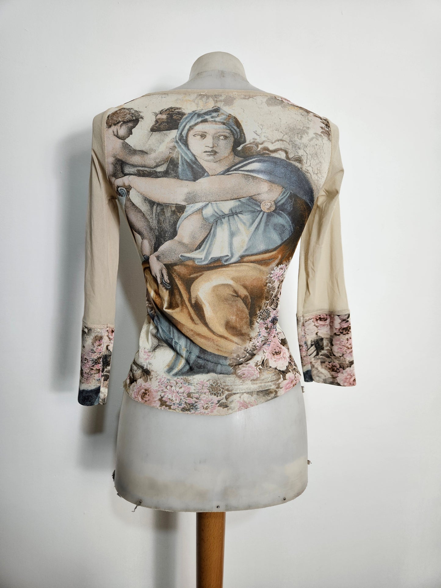 Haut en voile motif renaissance