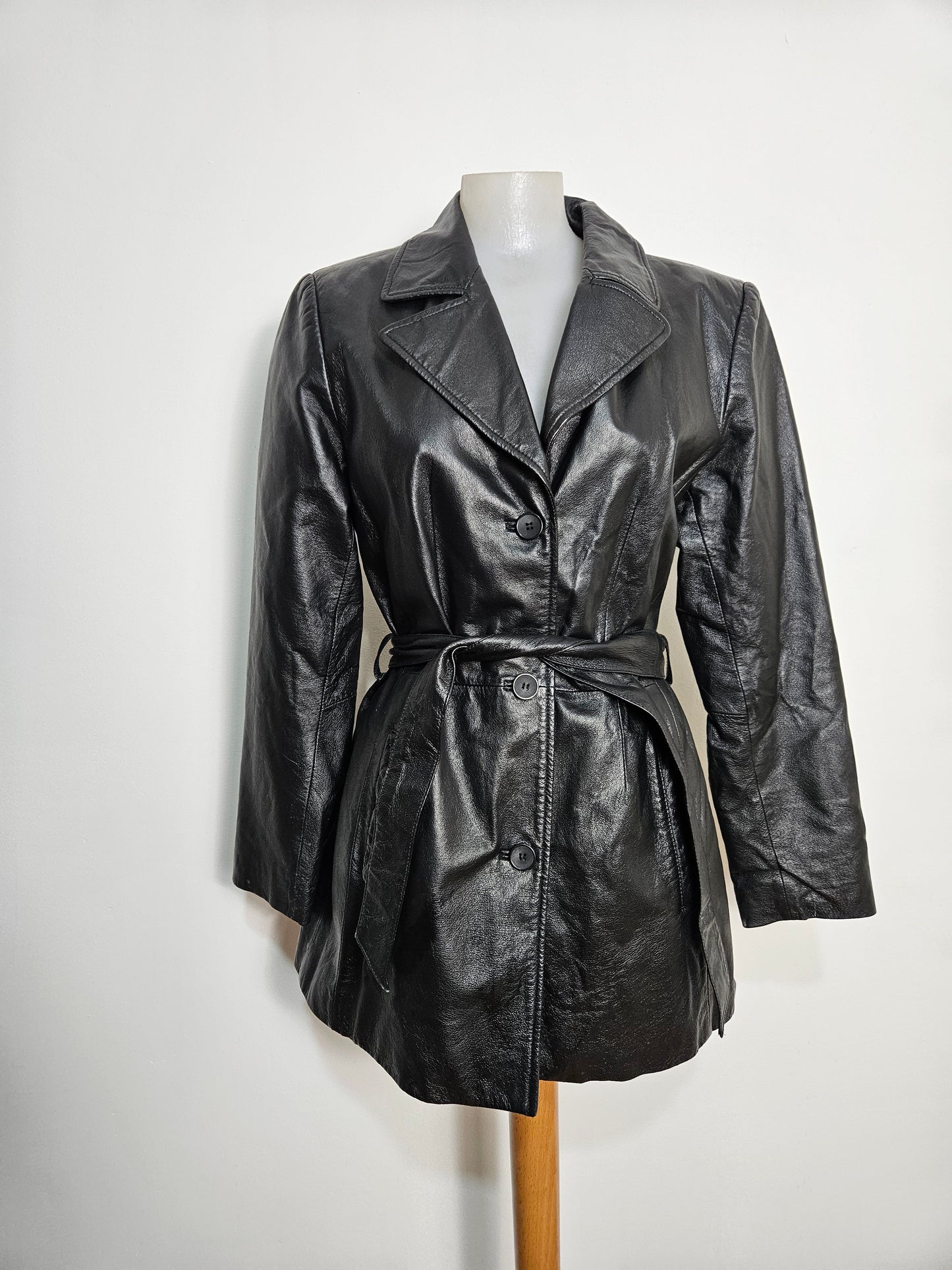 Trench court en cuir