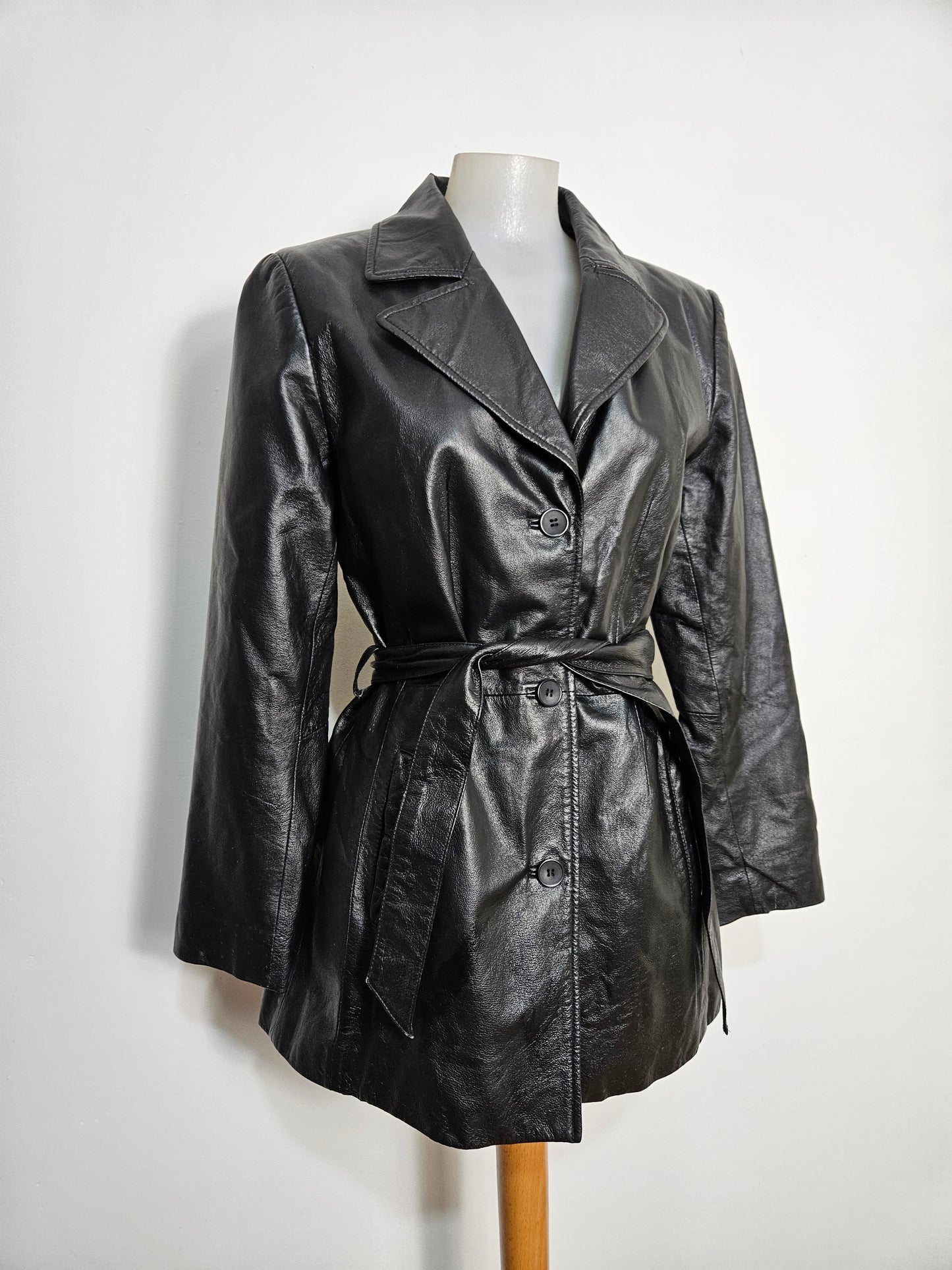 Trench court en cuir