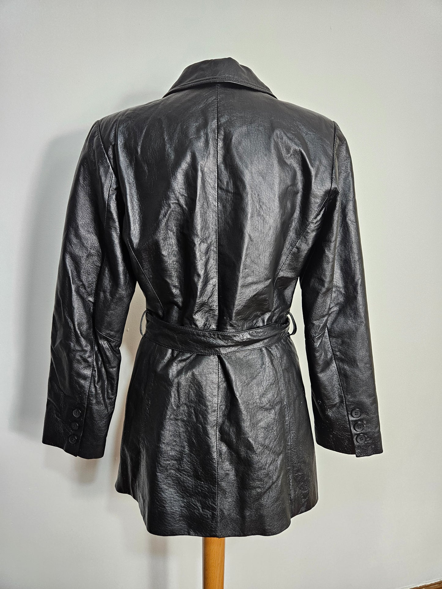 Trench court en cuir