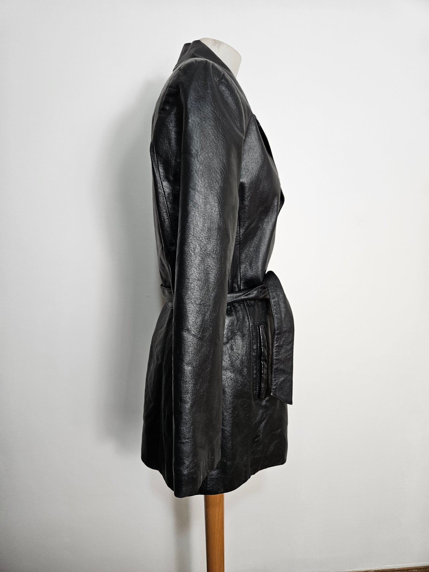 Trench court en cuir