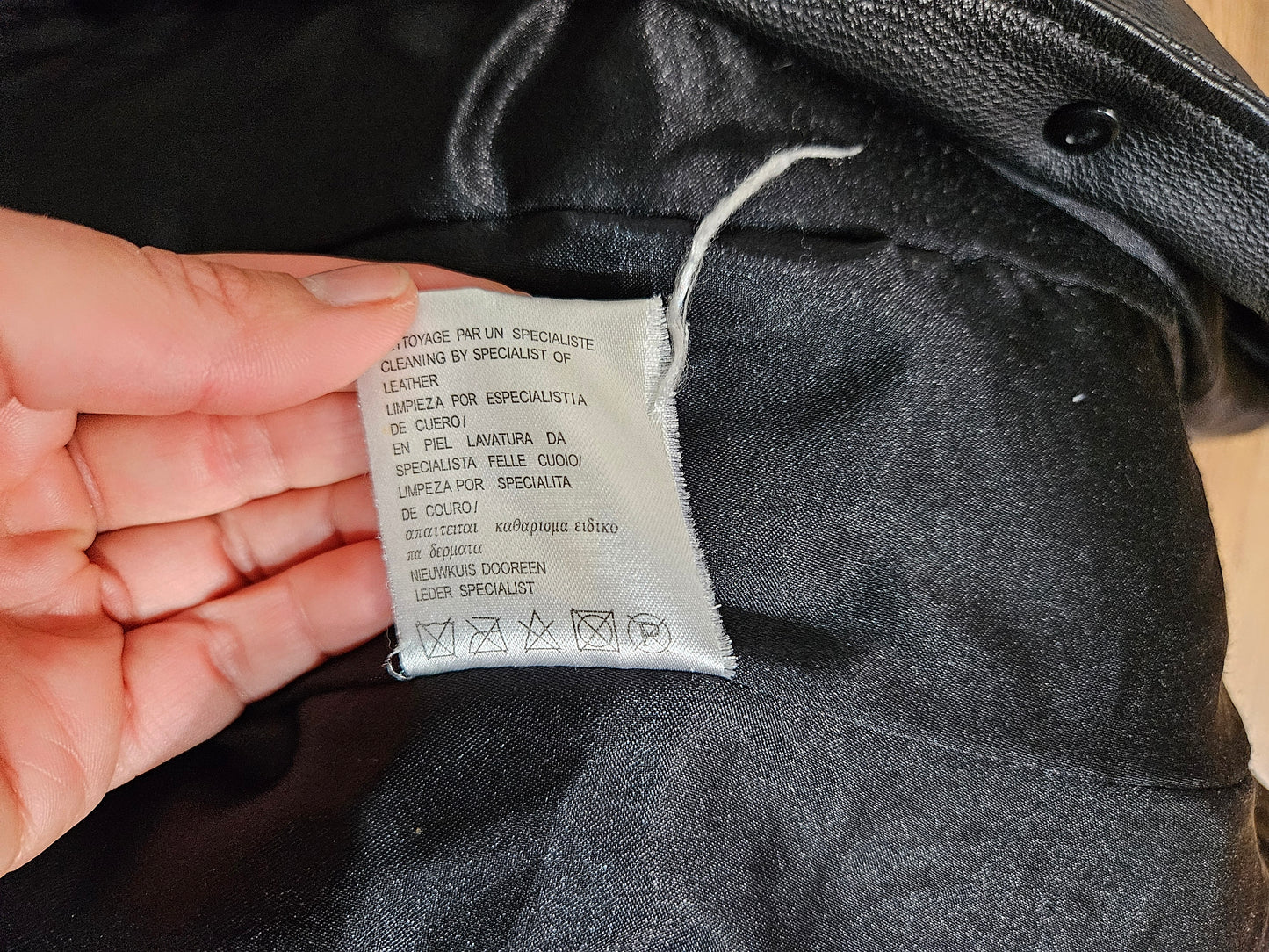 Trench court en cuir