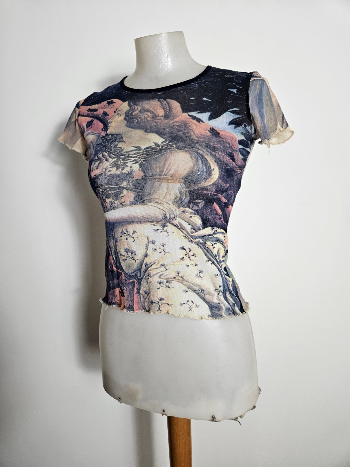 Haut en voile motif Renaissance