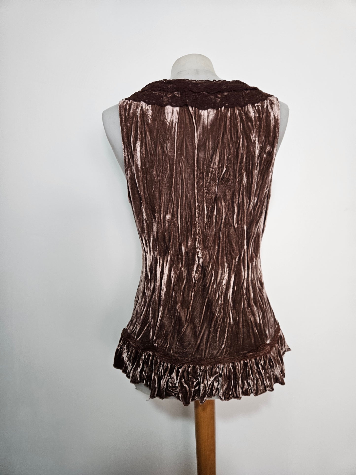 Haut velurs froissé et dentelle