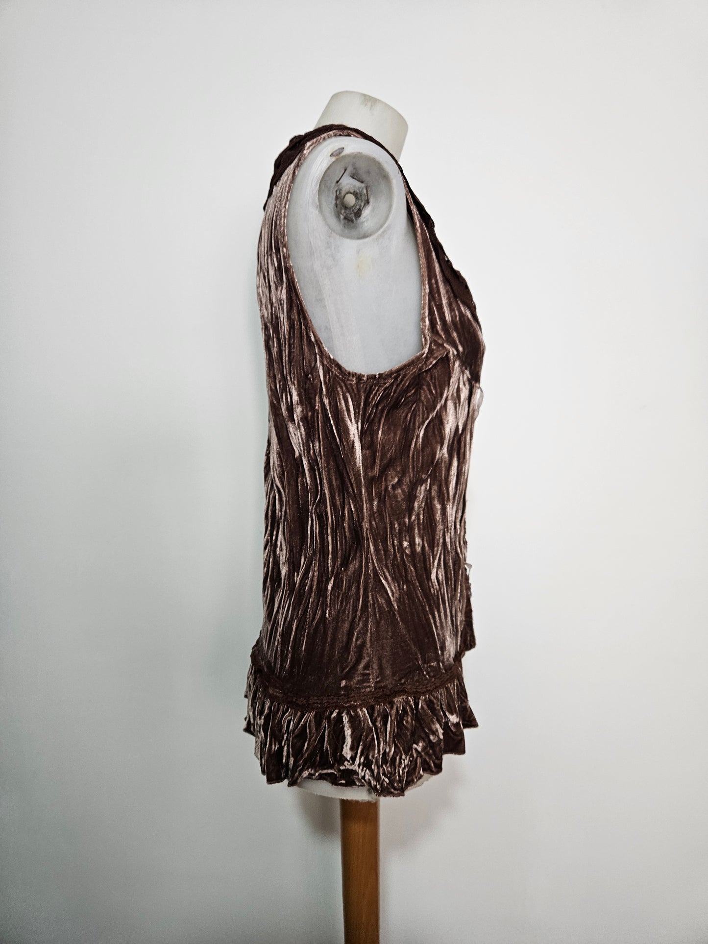 Haut velurs froissé et dentelle