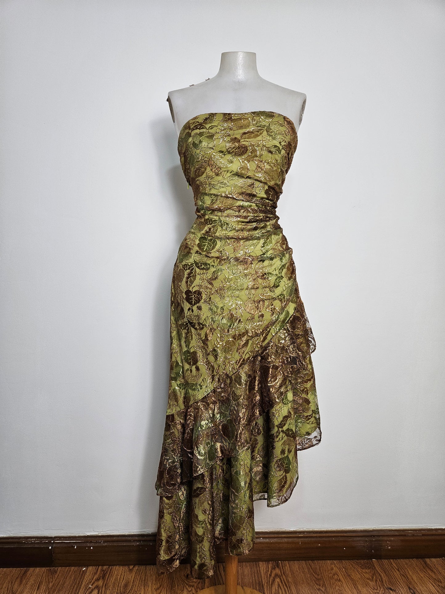 Robe strapless en dentelle verte et marron