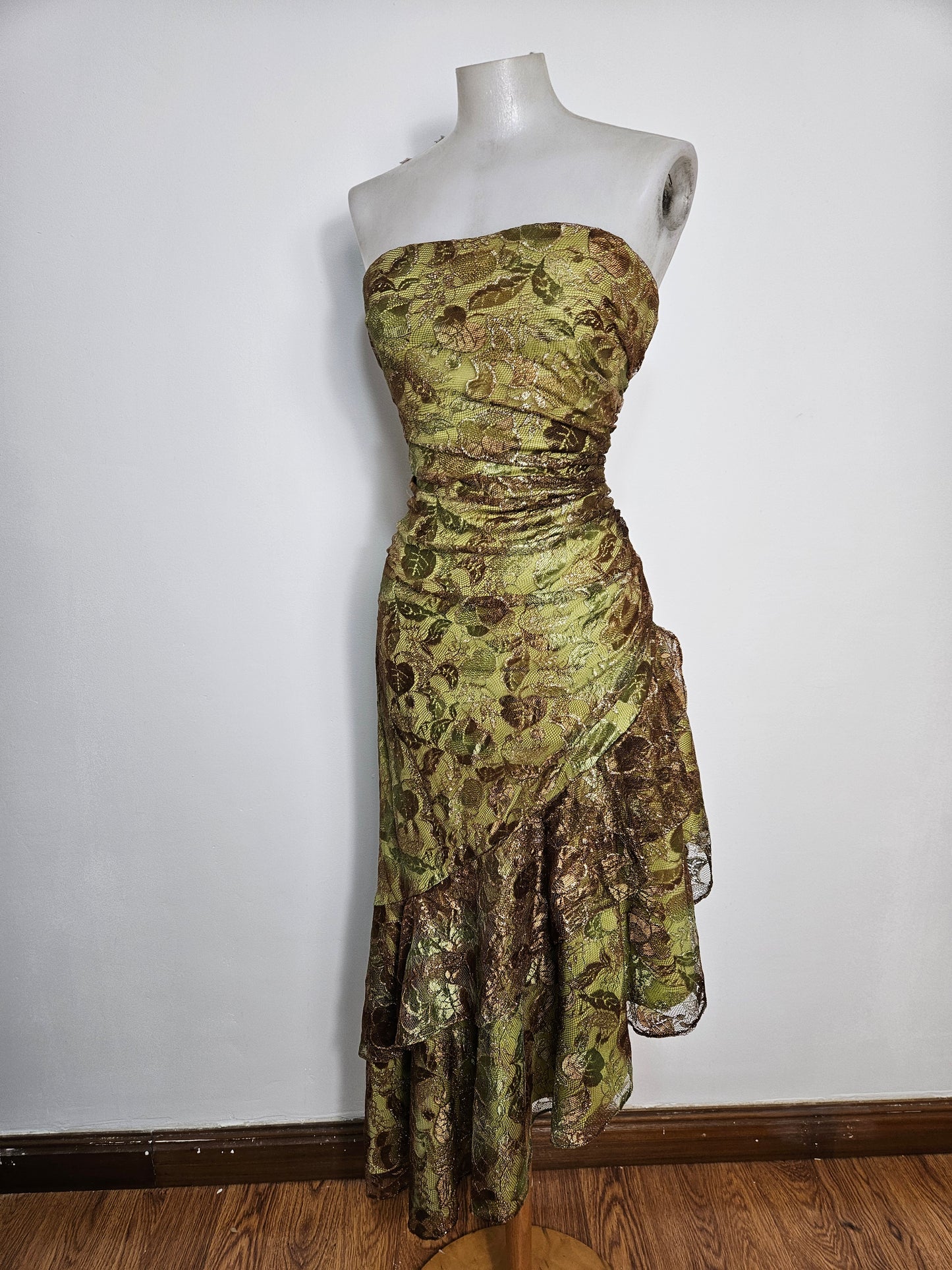 Robe strapless en dentelle verte et marron