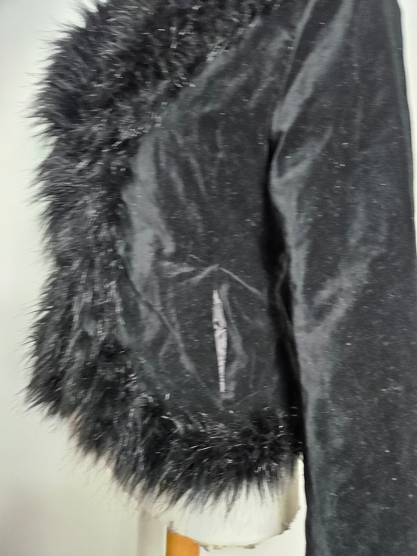 Manteau court velours et fausse fourrure