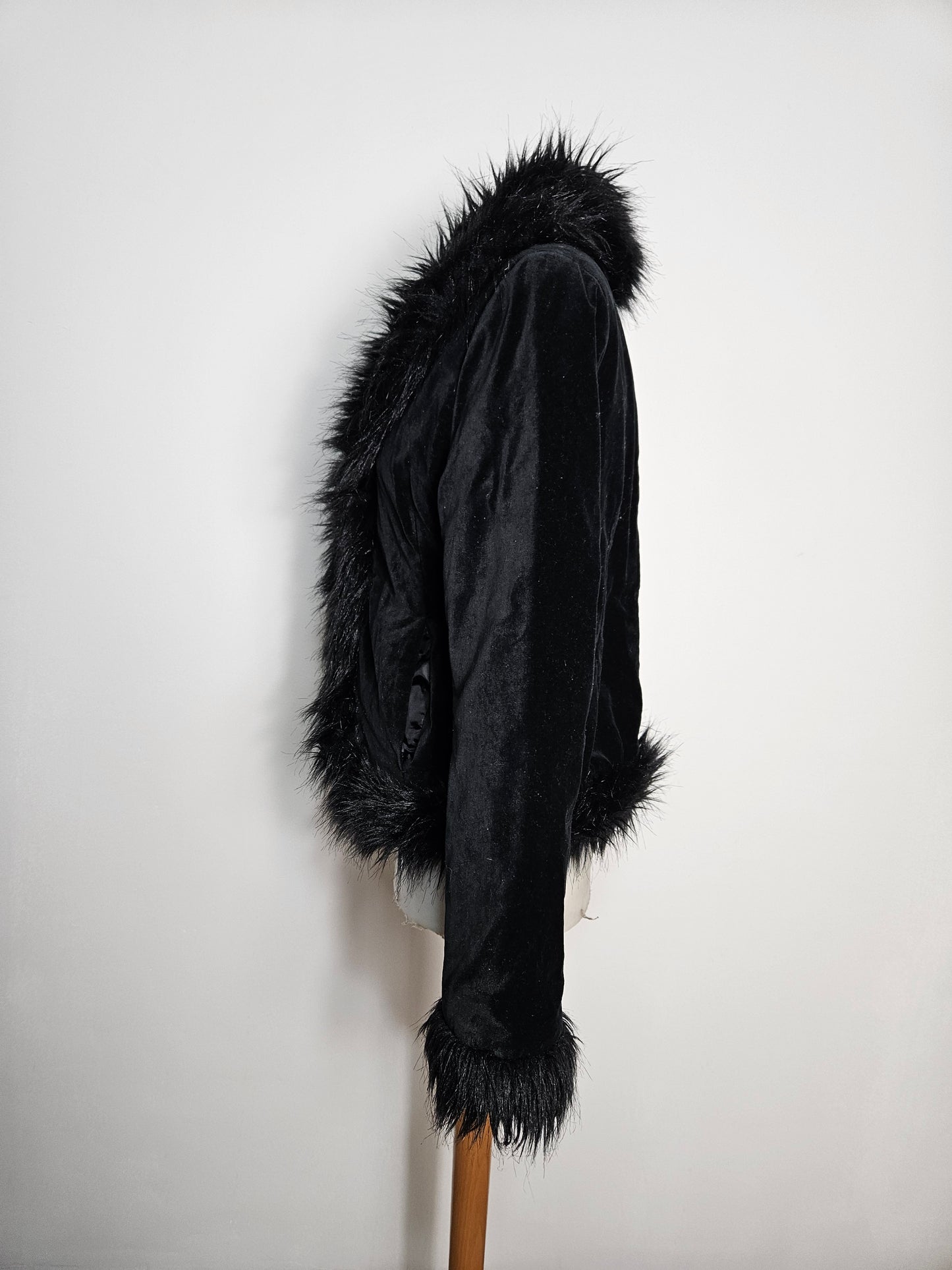 Manteau court velours et fausse fourrure