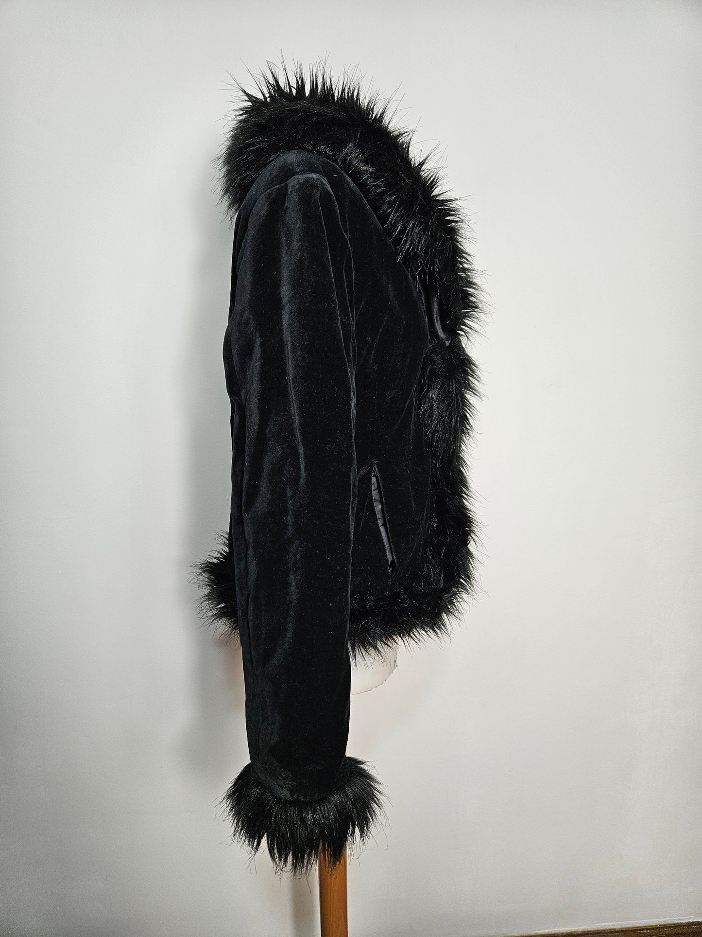 Manteau court velours et fausse fourrure