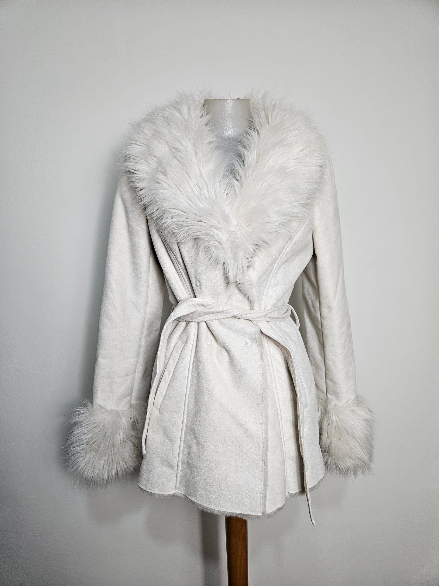 Manteau blanc col fausse fourrure