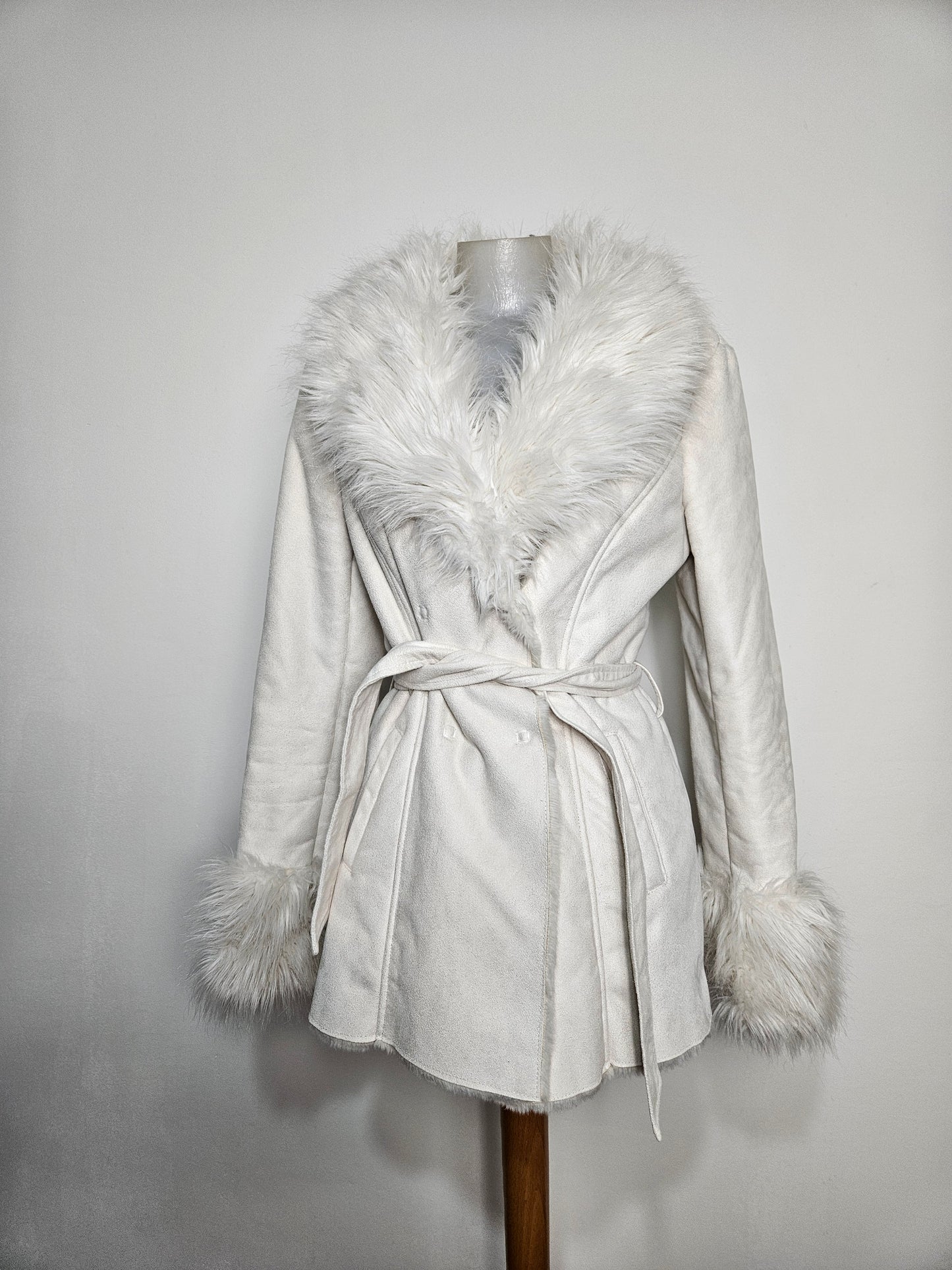 Manteau blanc col fausse fourrure