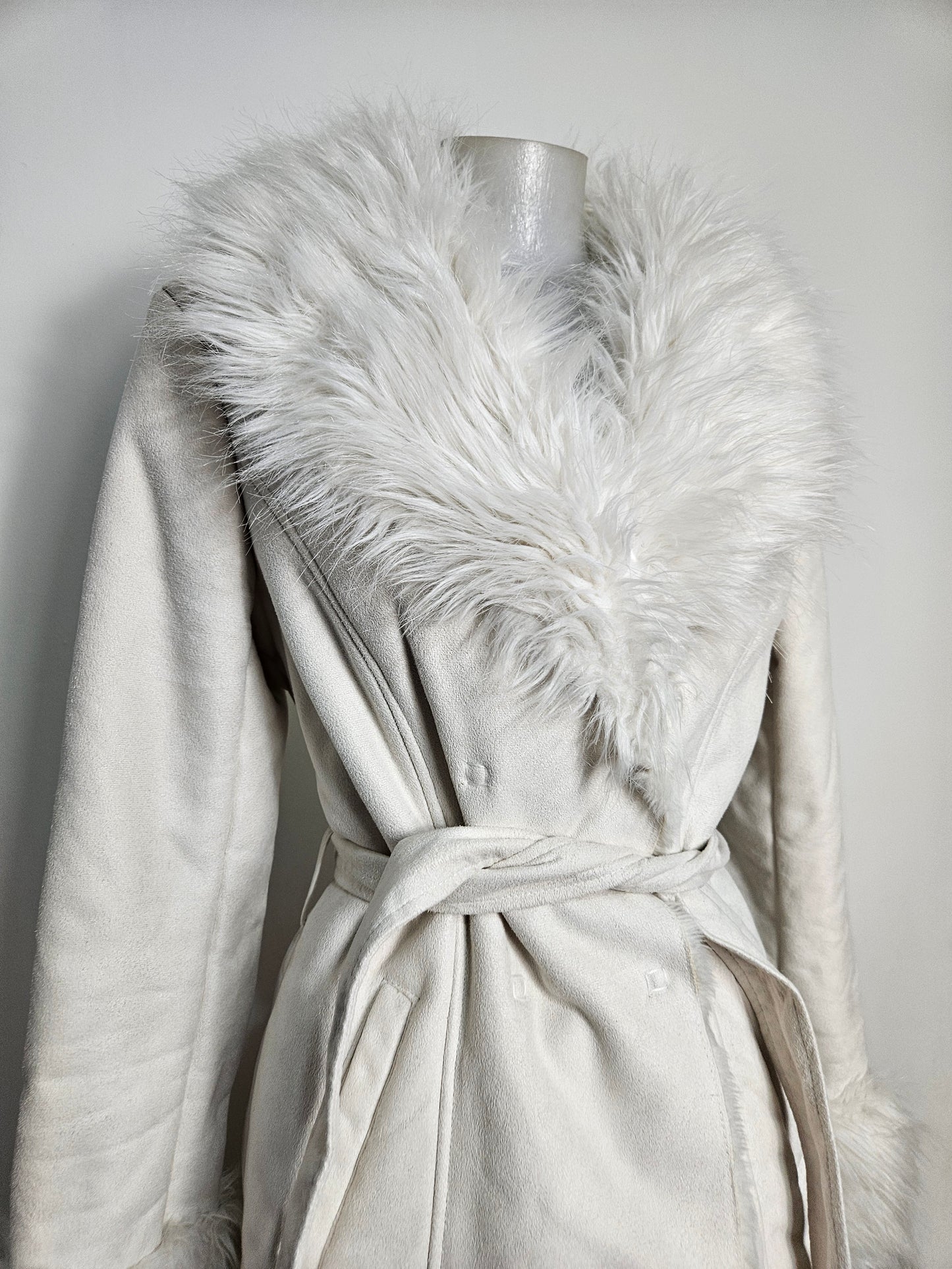 Manteau blanc col fausse fourrure