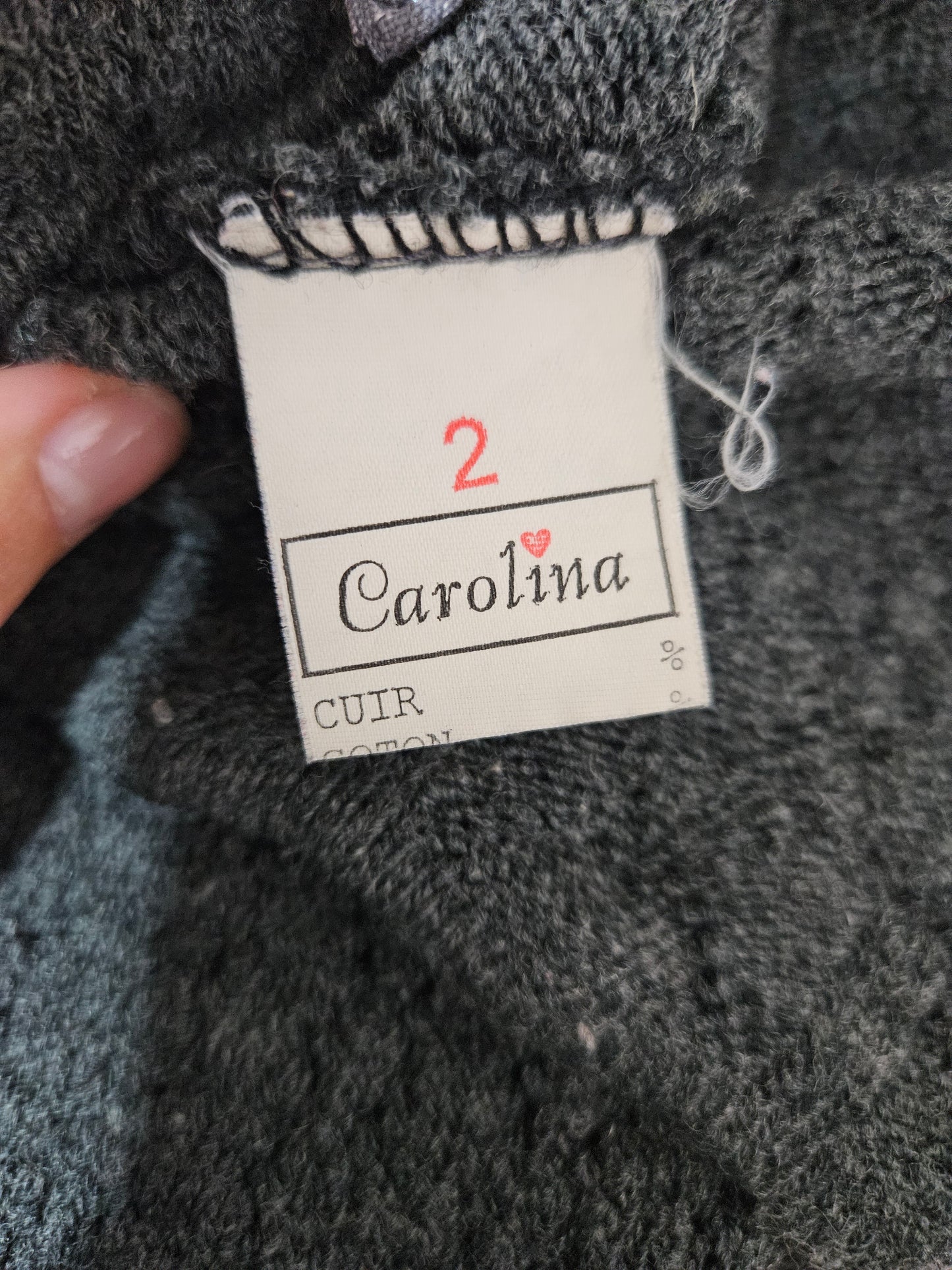 Pull gris détails dentelle et fleurs