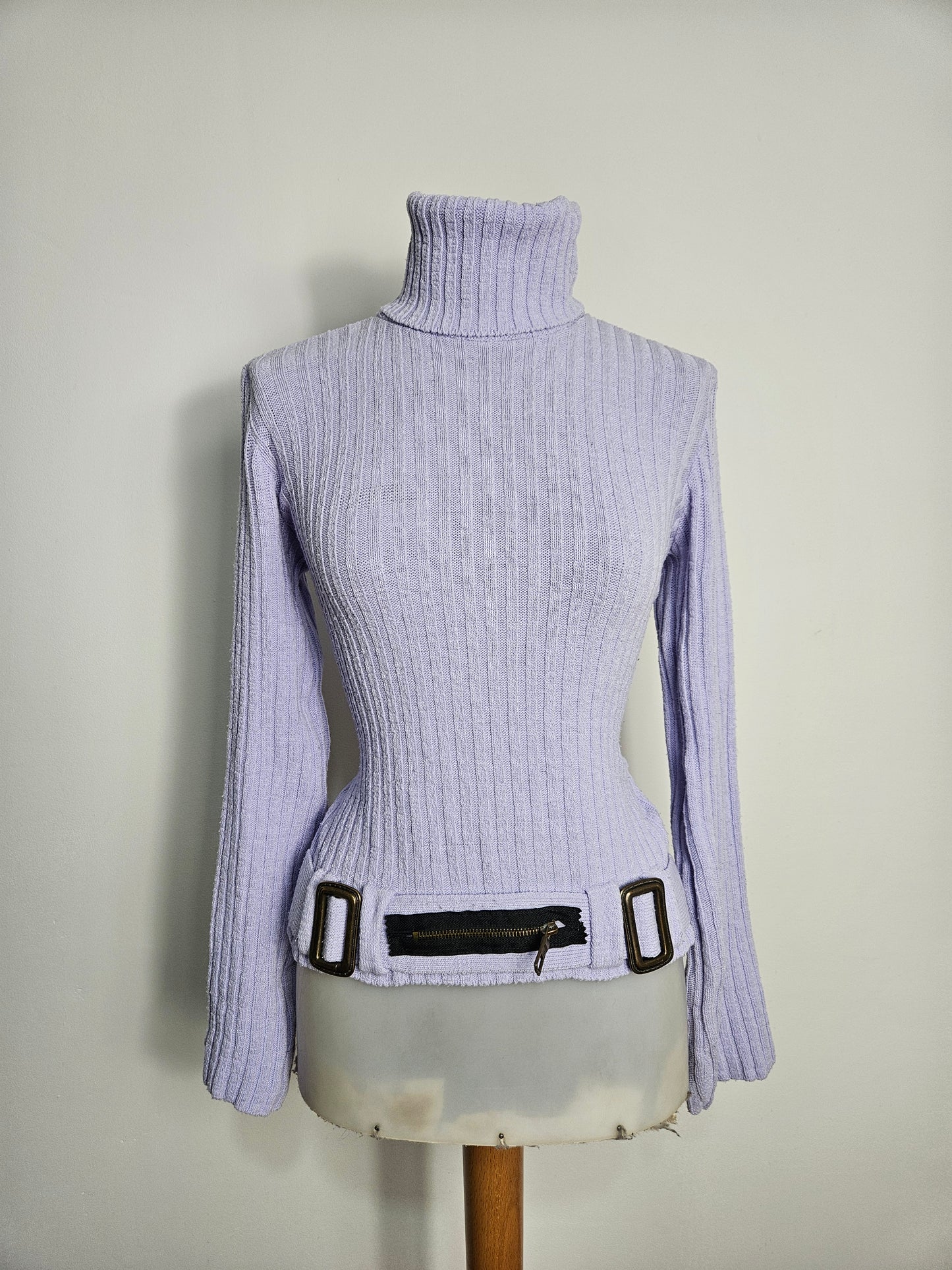 Pull côtelé effet ceinture