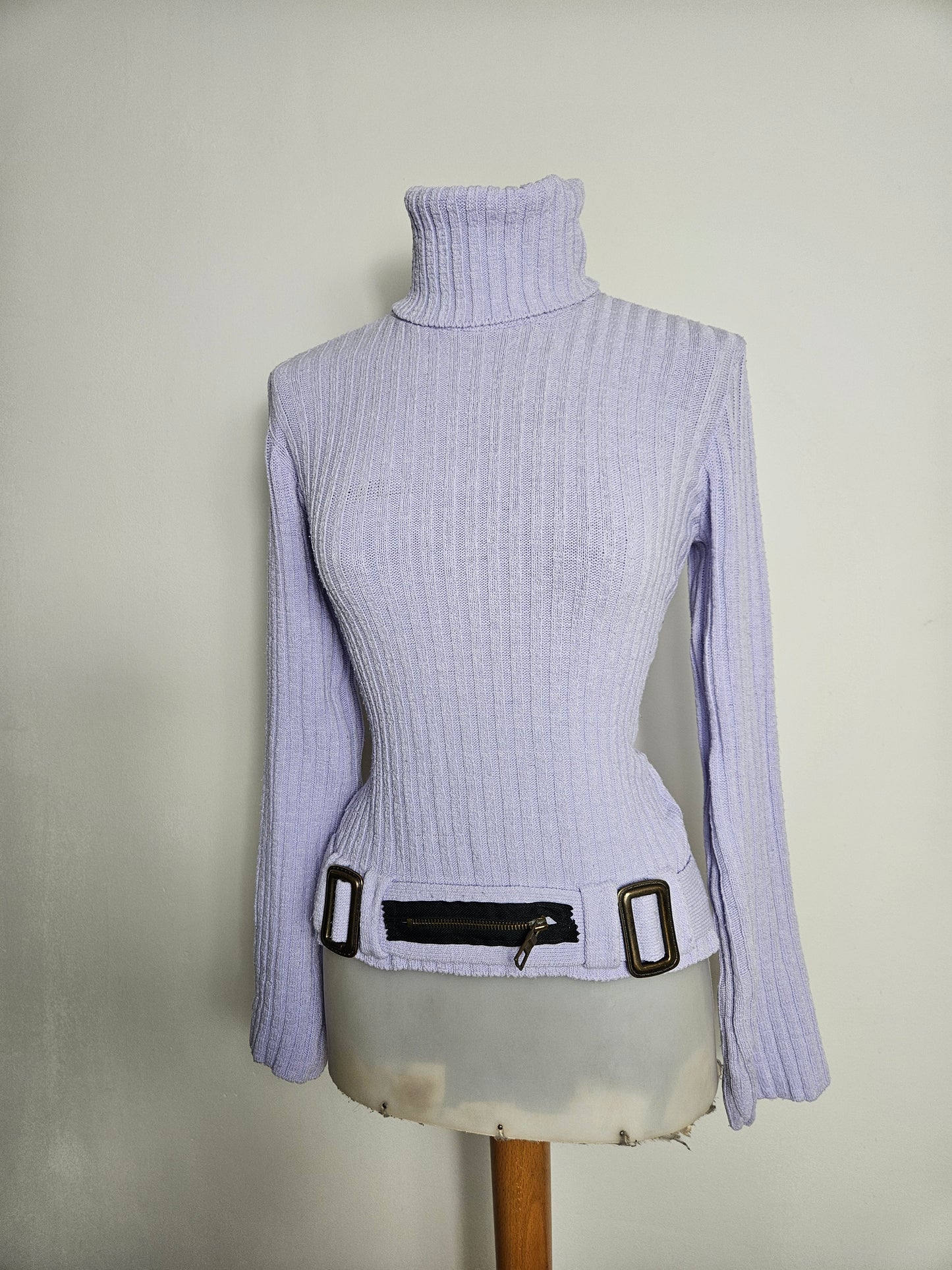 Pull côtelé effet ceinture