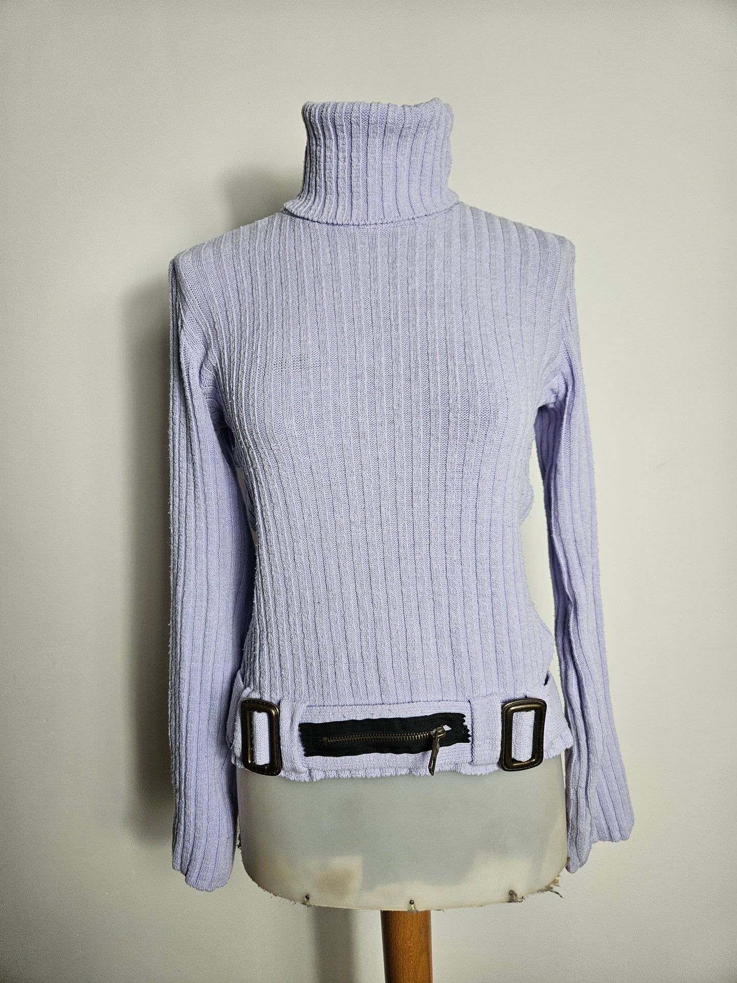 Pull côtelé effet ceinture