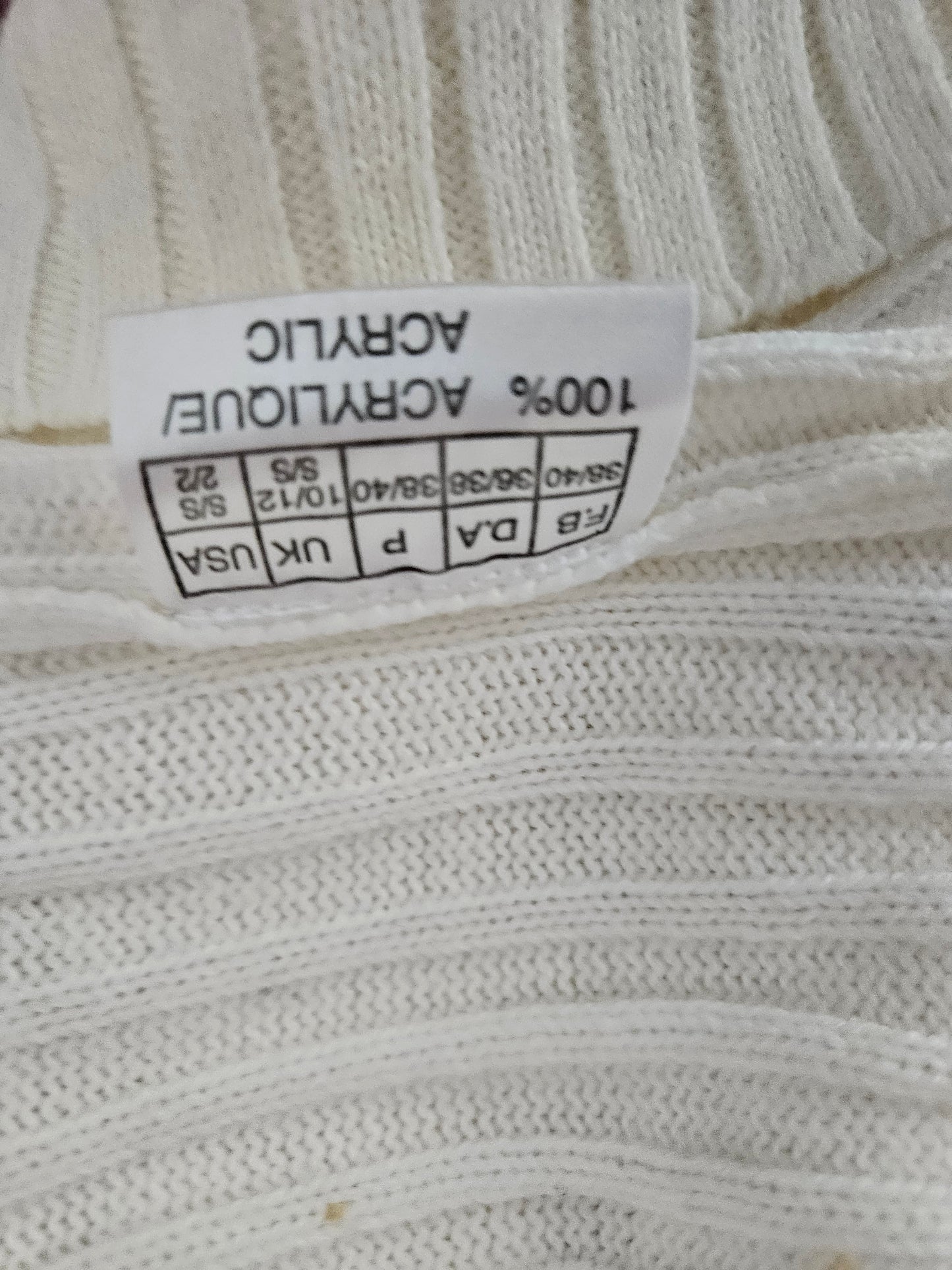 Pull côtelé blanc avec ceinture