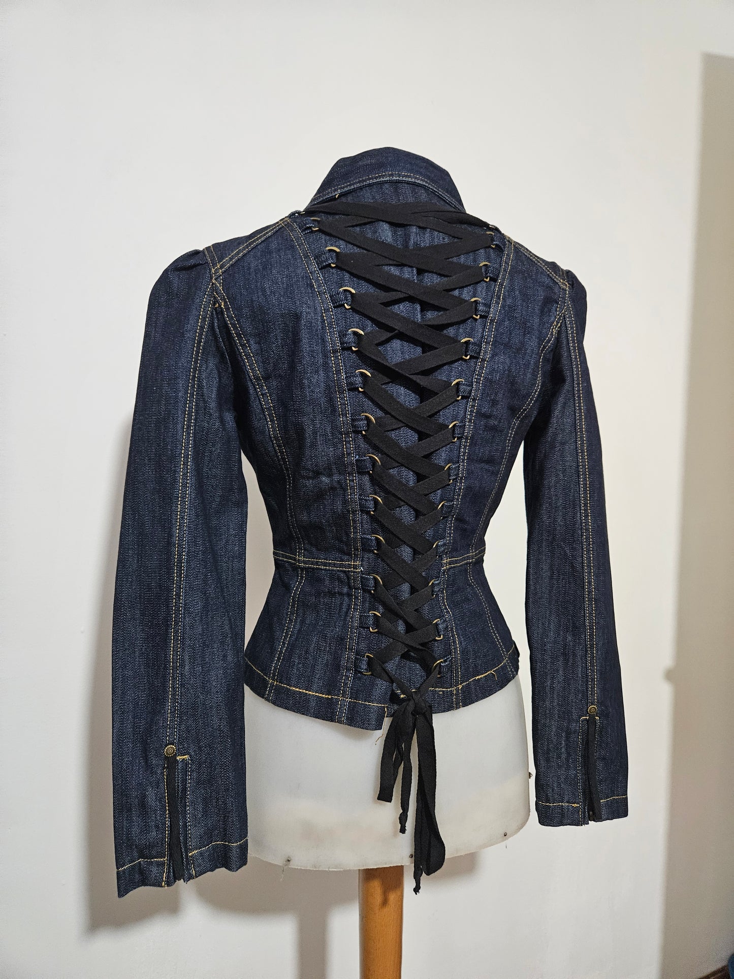 Veste en denim dos lacé