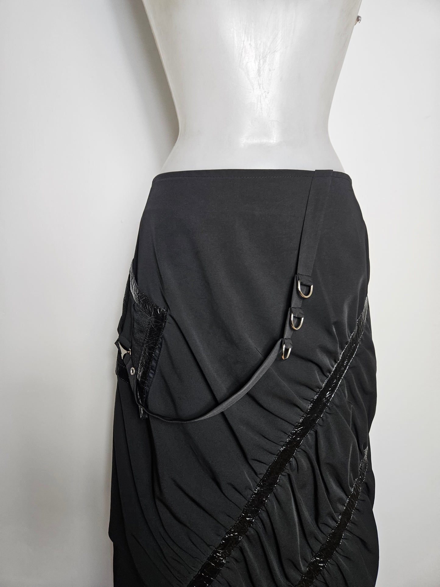 Jupe noire à sangle
