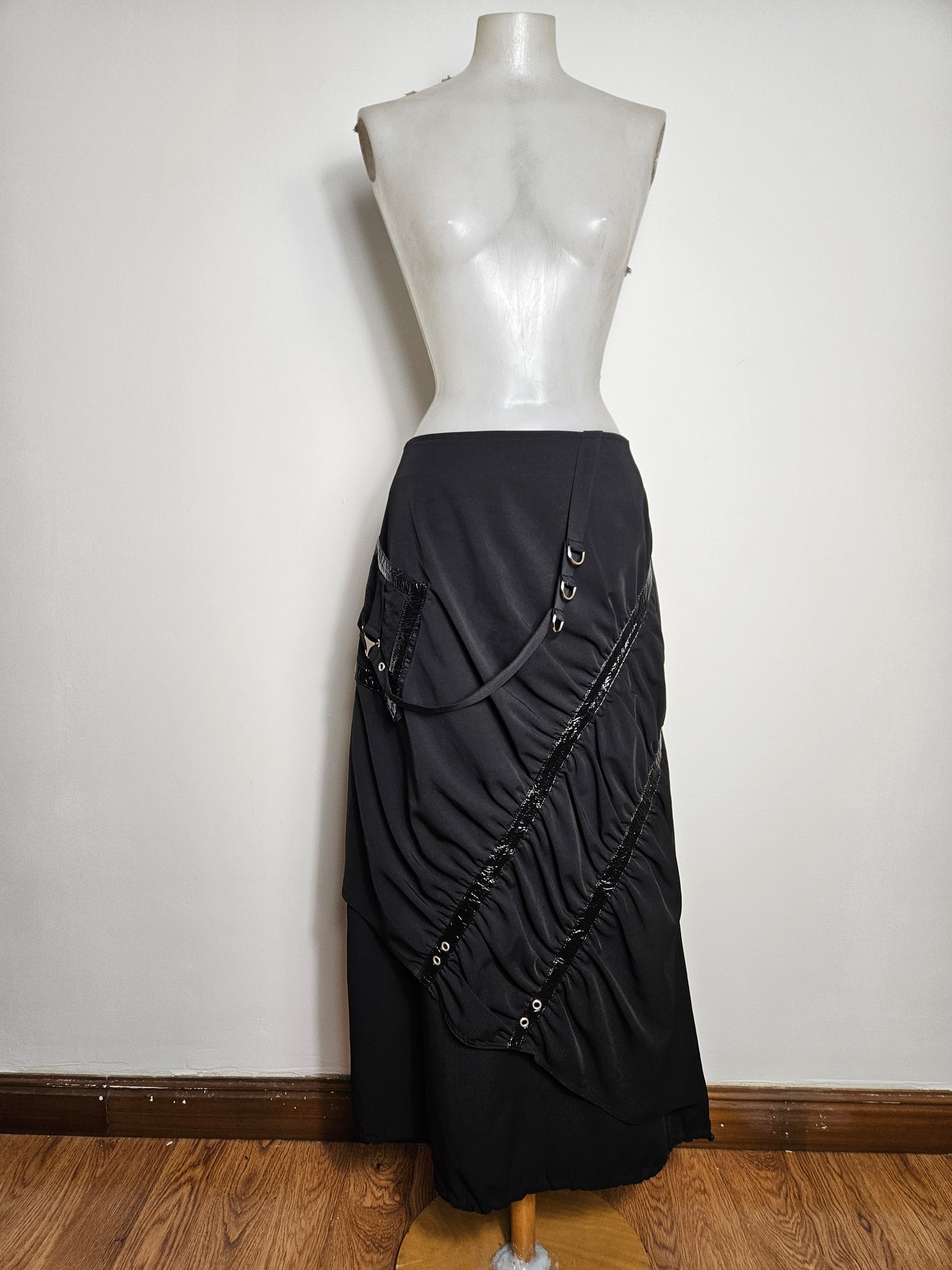 Jupe noire à sangle