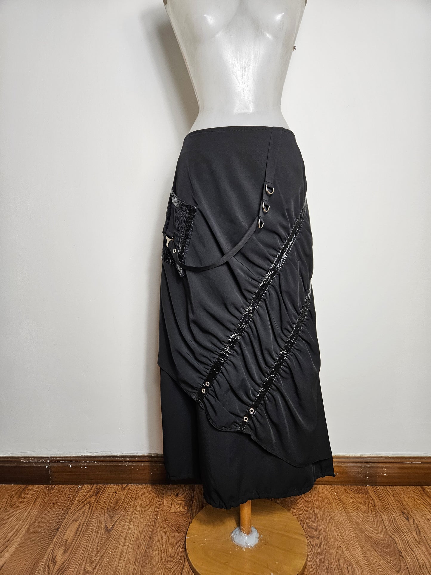 Jupe noire à sangle