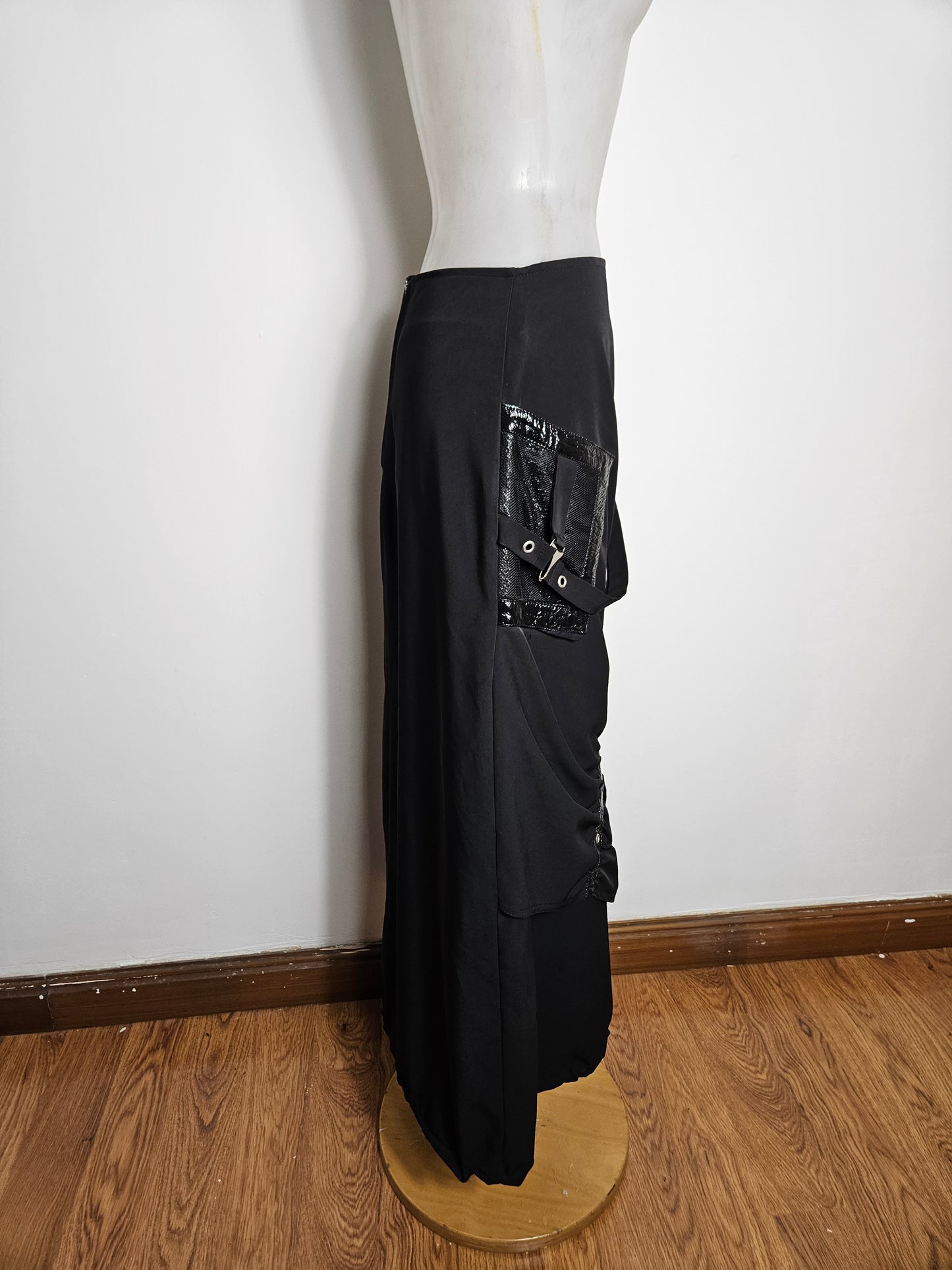 Jupe noire à sangle