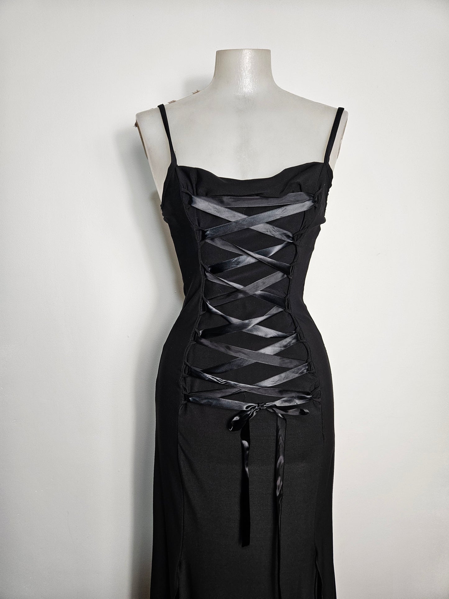 Maxi robe noire à laçage