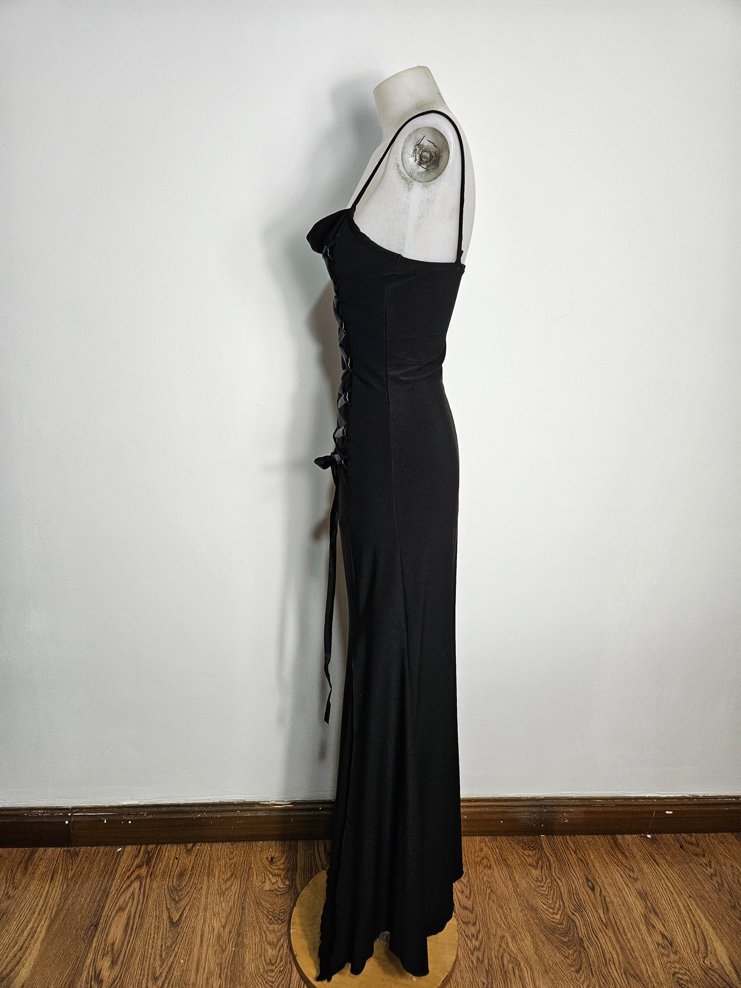 Maxi robe noire à laçage