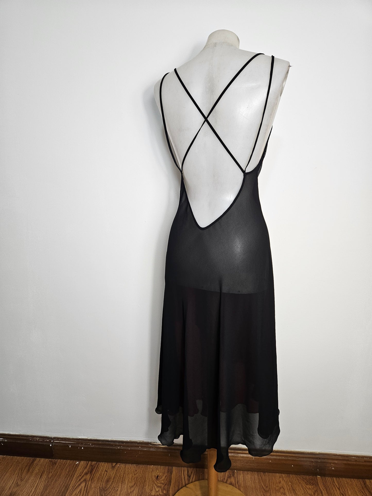 Robe en voile rouge et noire